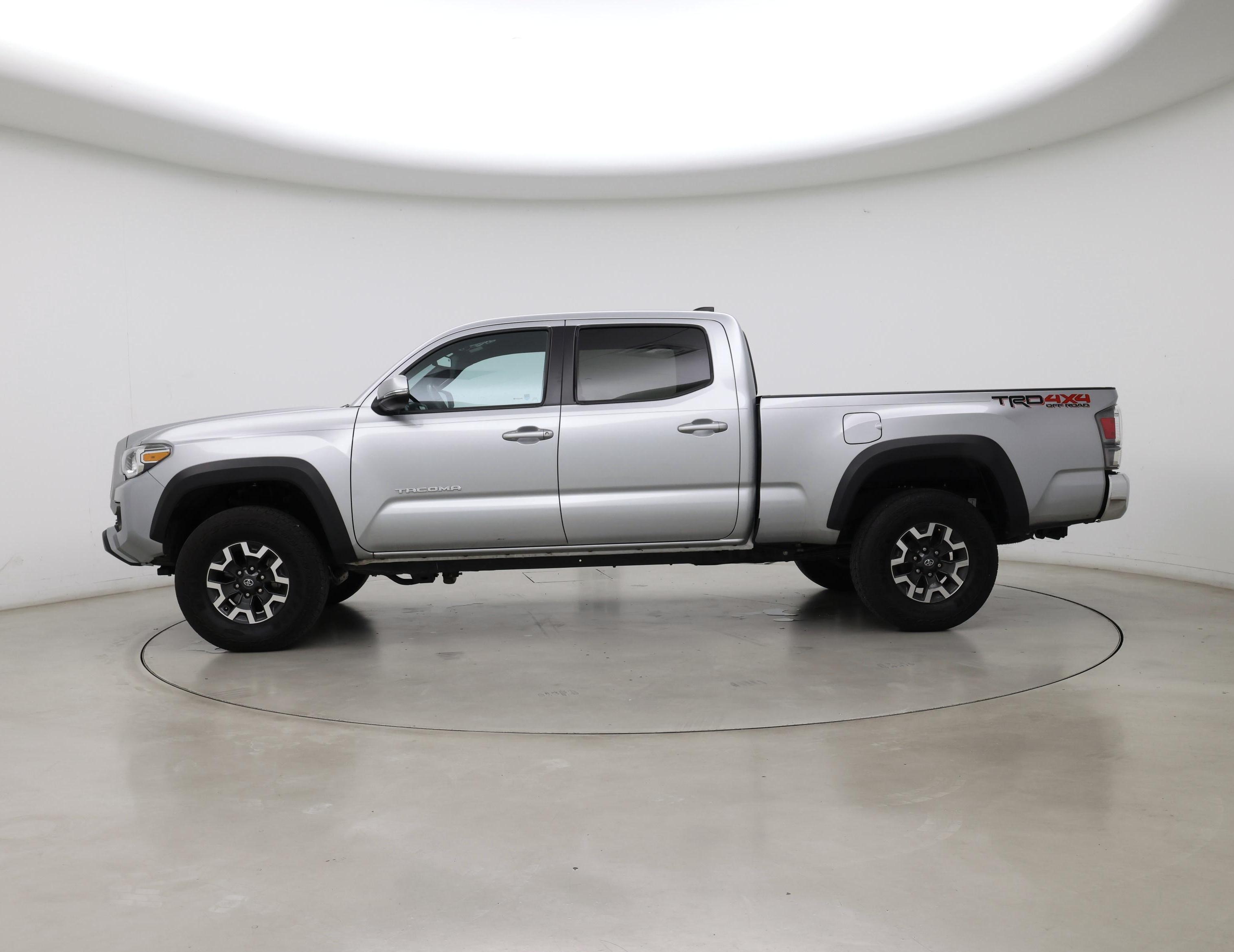 Thumbnail: 2023 Toyota Tacoma - 3