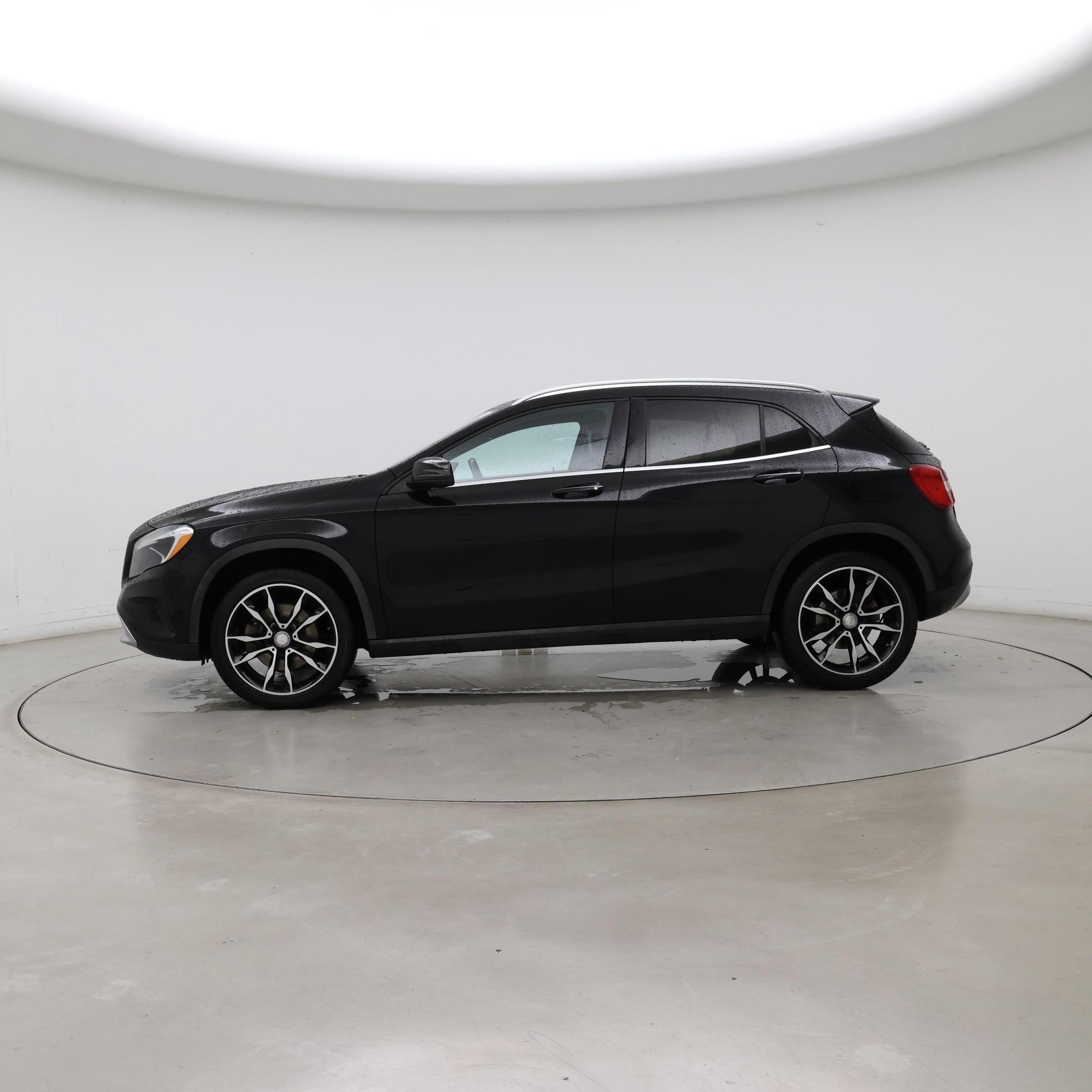 Thumbnail: 2017 Mercedes-Benz GLA - 3