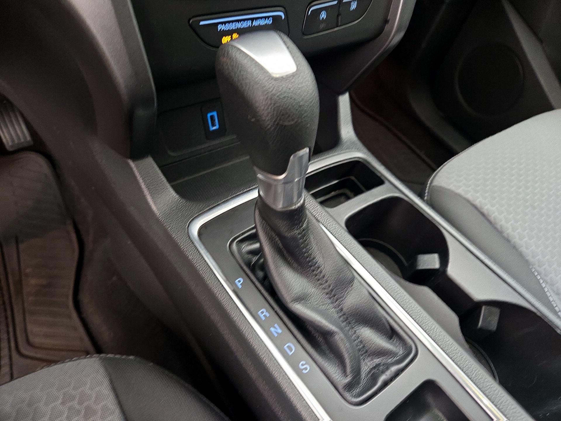 Thumbnail: 2017 Ford Escape - 17