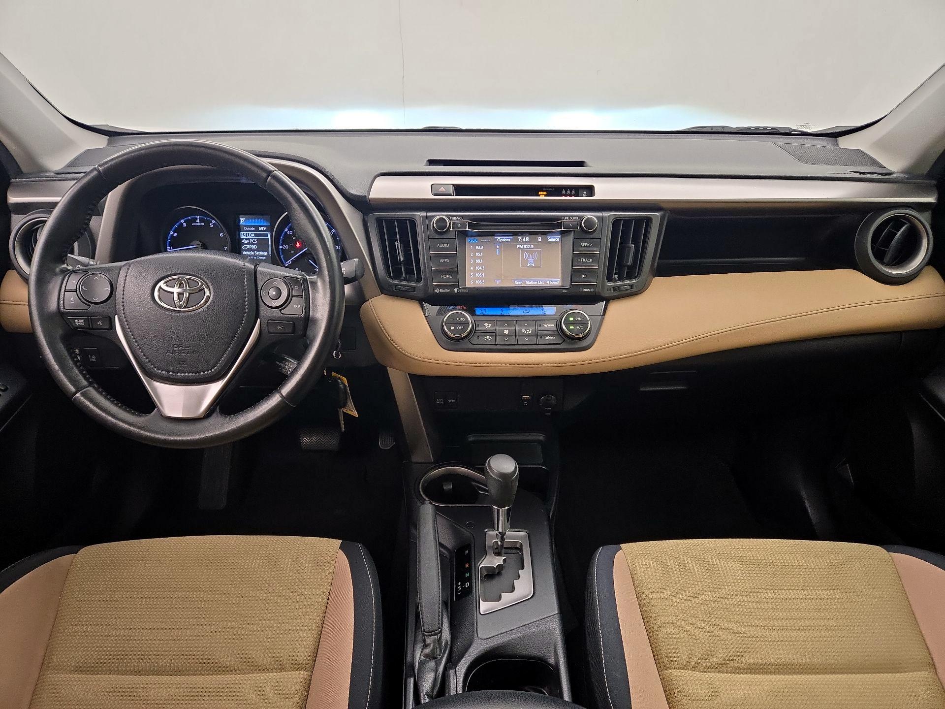Thumbnail: 2017 Toyota RAV4 - 9