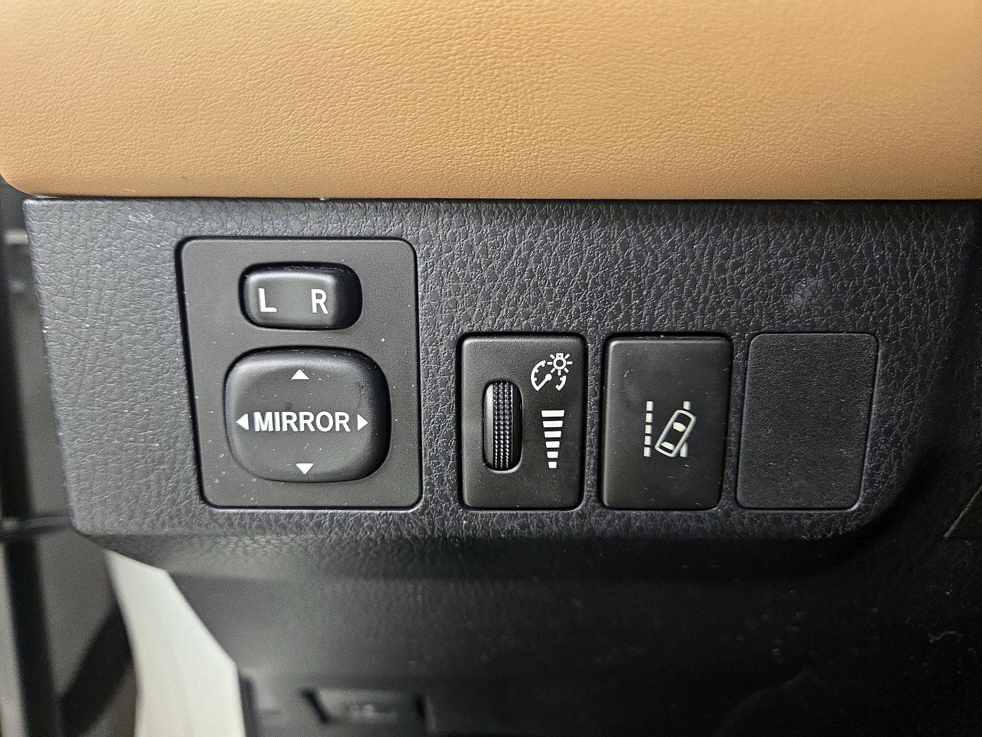 Thumbnail: 2017 Toyota RAV4 - 13