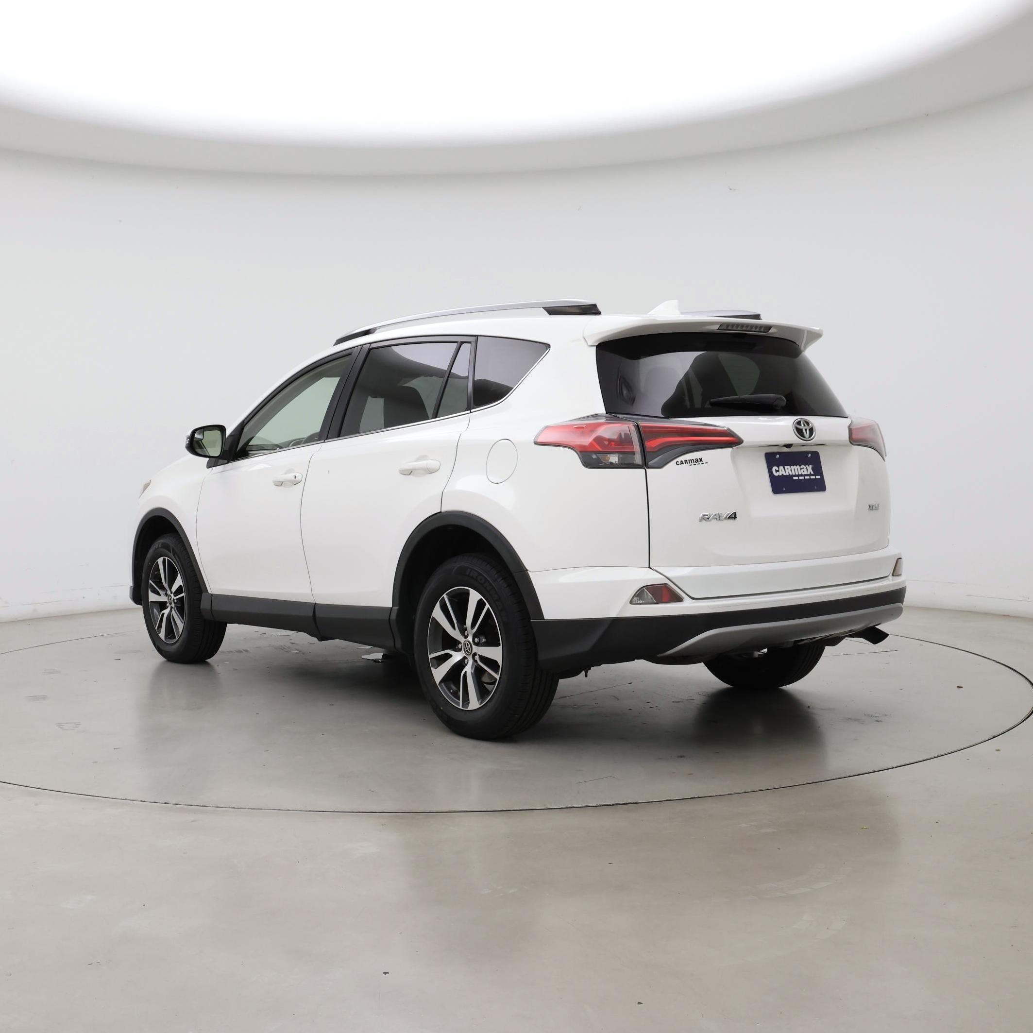 Thumbnail: 2017 Toyota RAV4 - 2