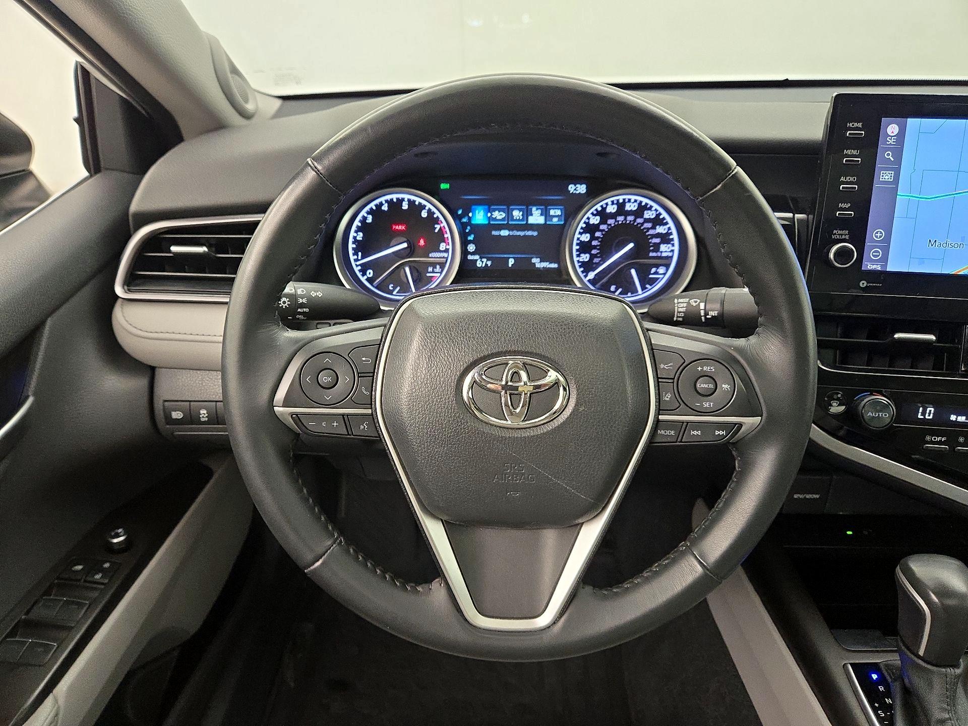 Thumbnail: 2023 Toyota Camry - 10