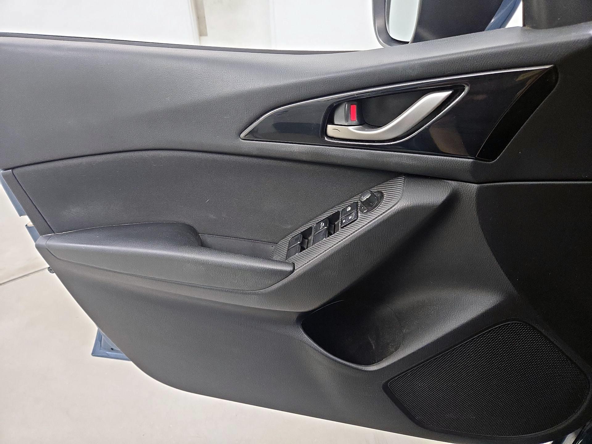 Thumbnail: 2016 Mazda Mazda3 - 12