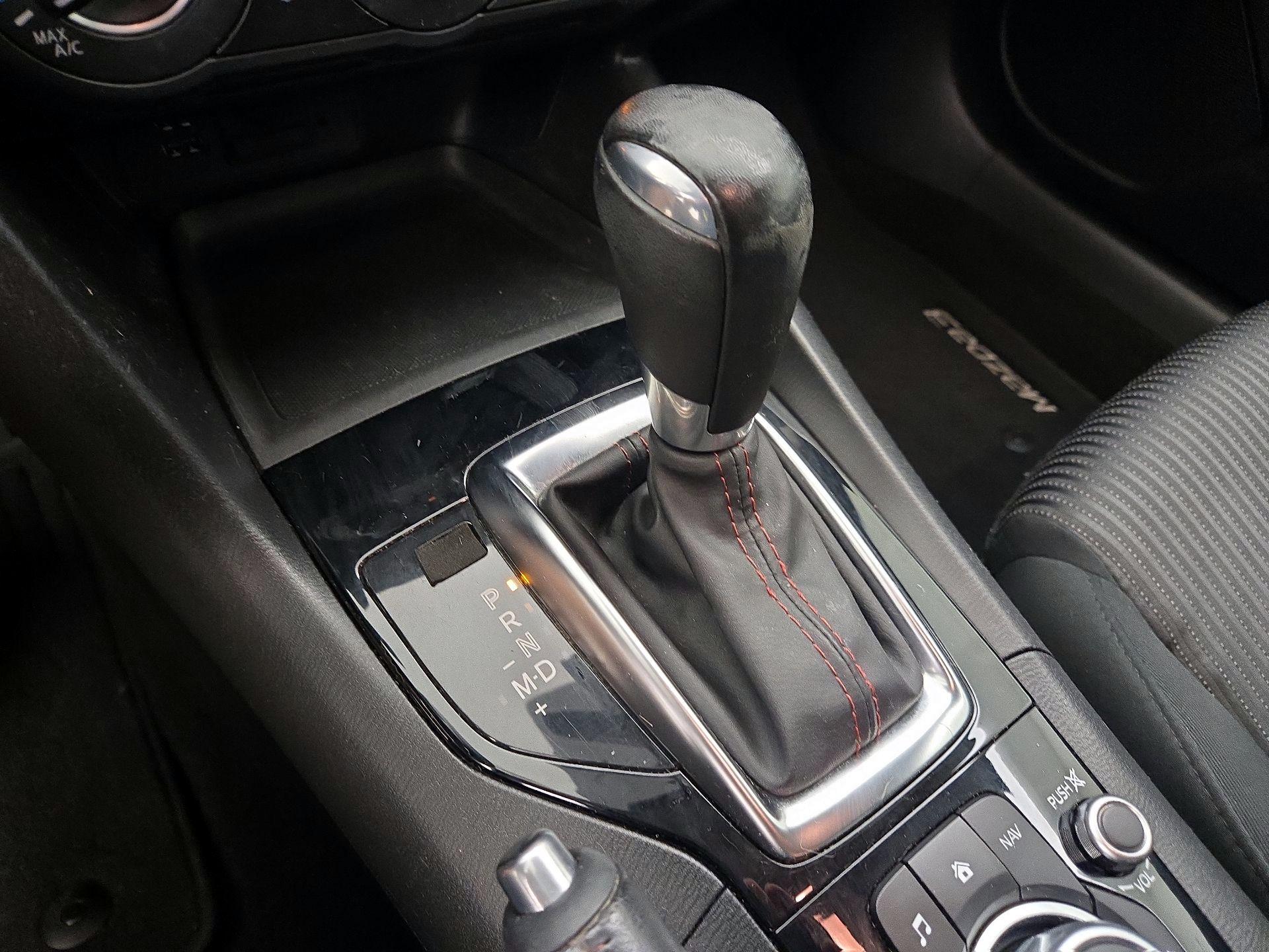 Thumbnail: 2016 Mazda Mazda3 - 17