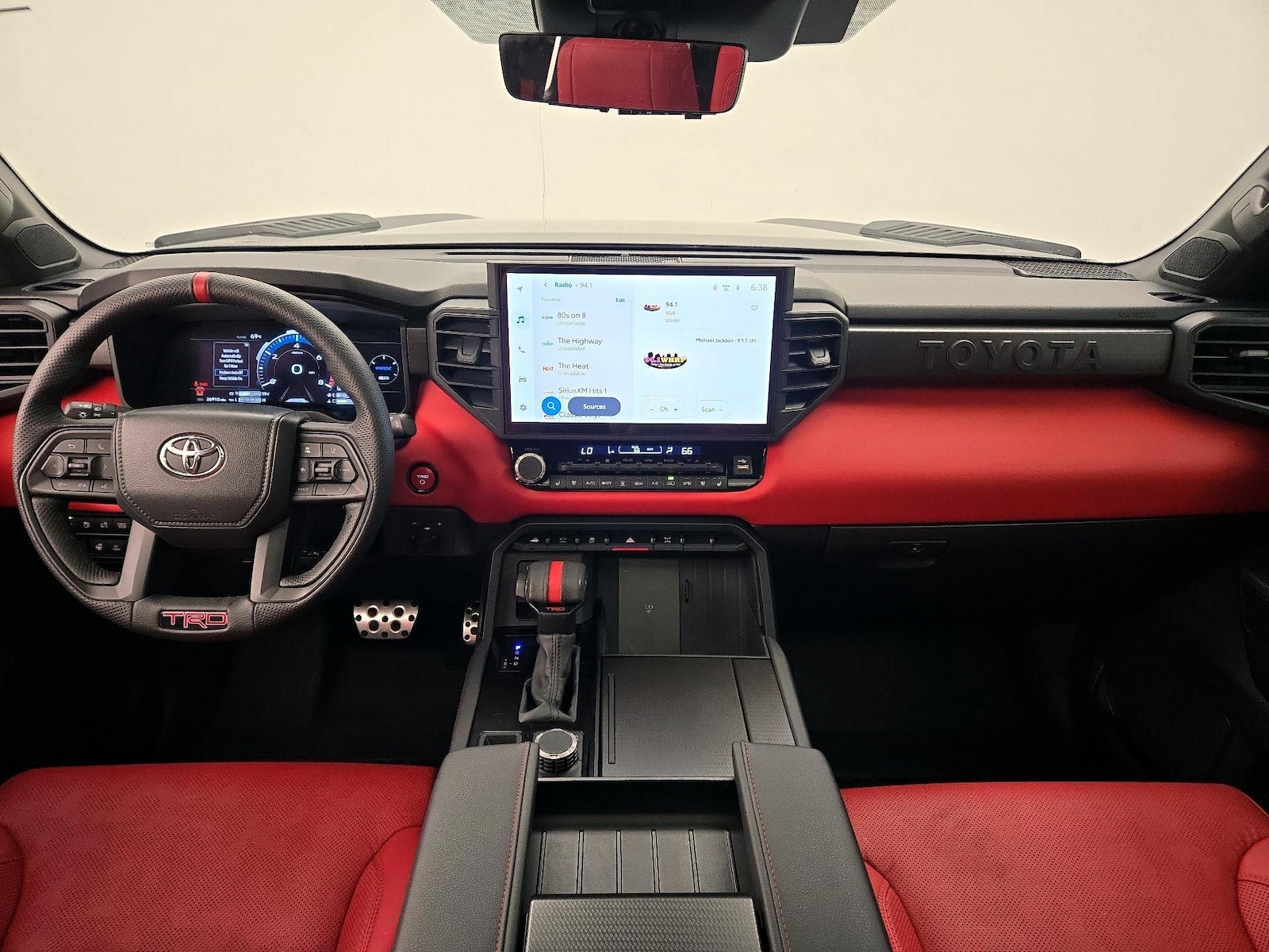 2025 Toyota Sequoia TRD Pro - Photo 10
