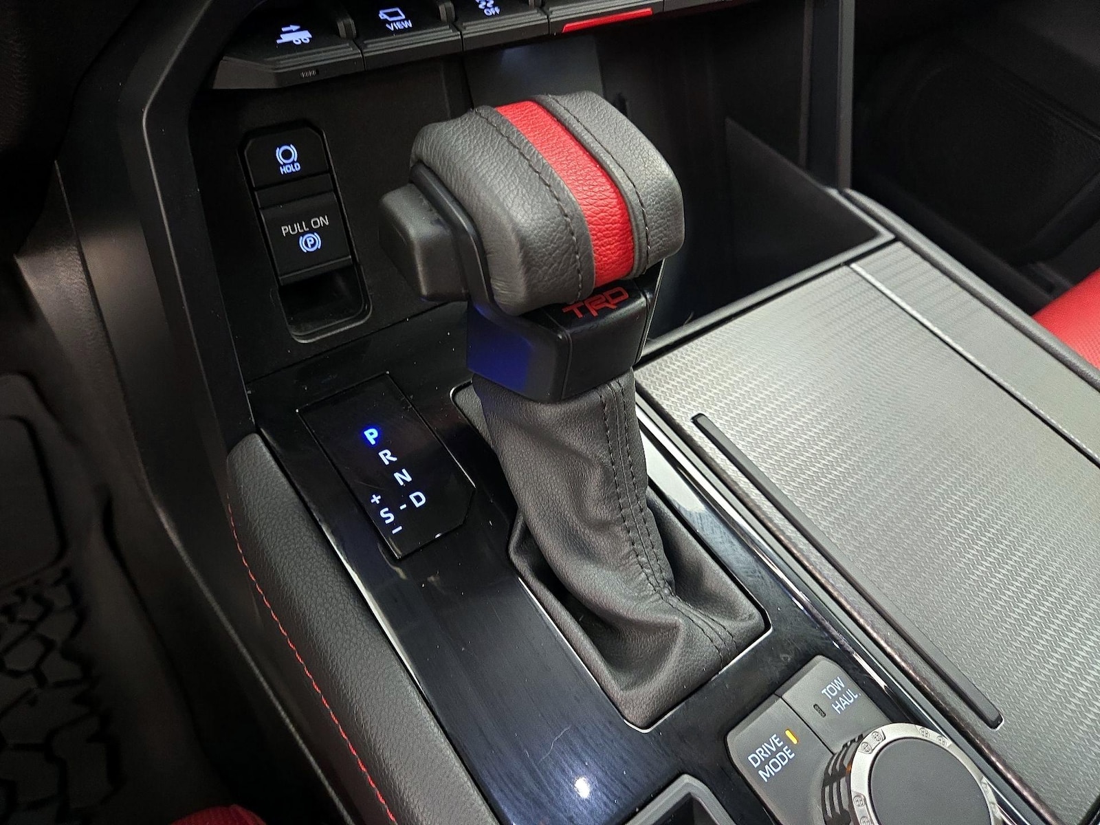 2025 Toyota Sequoia TRD Pro - Photo 18