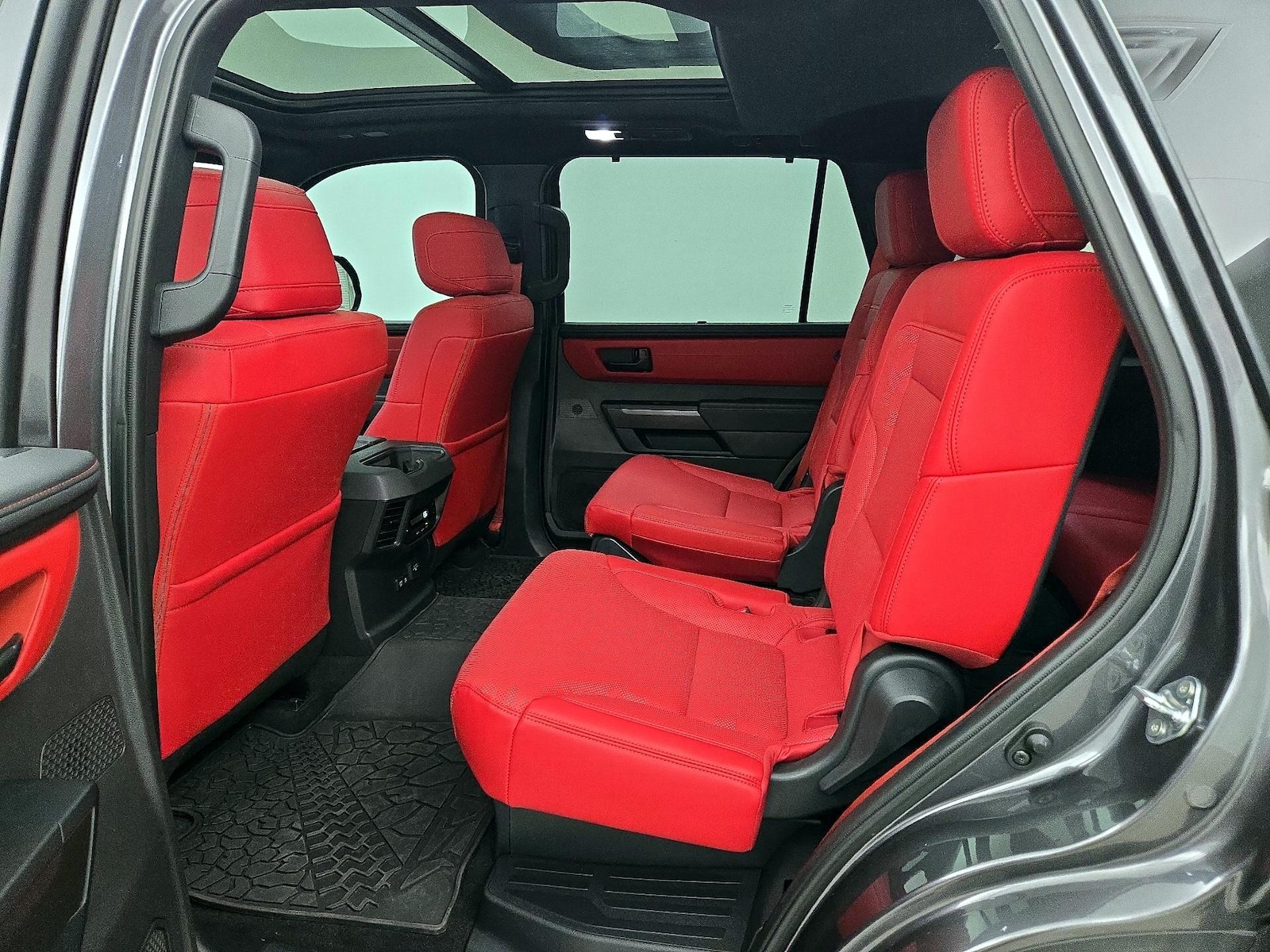 2025 Toyota Sequoia TRD Pro - Photo 21
