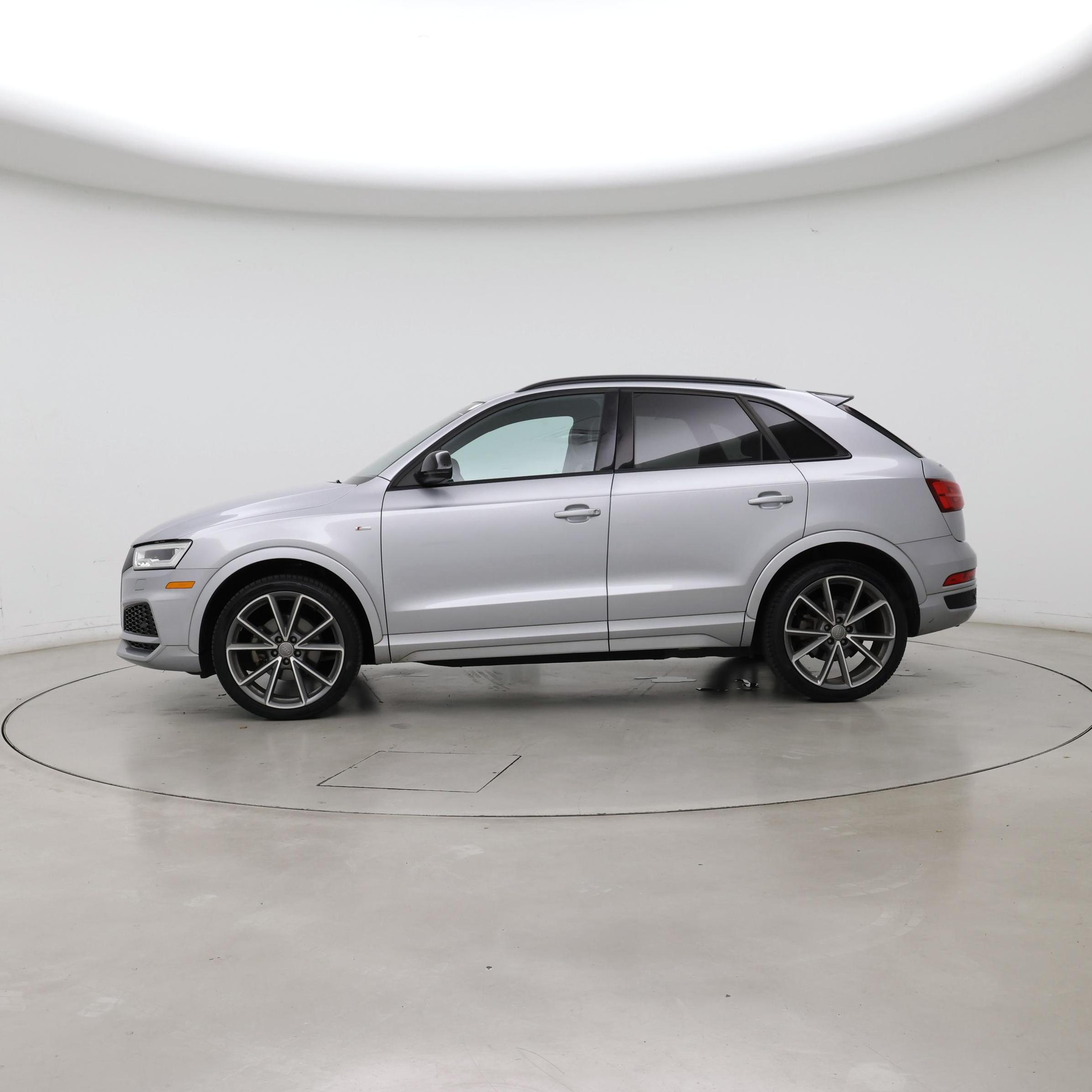 Thumbnail: 2018 Audi Q3 - 3