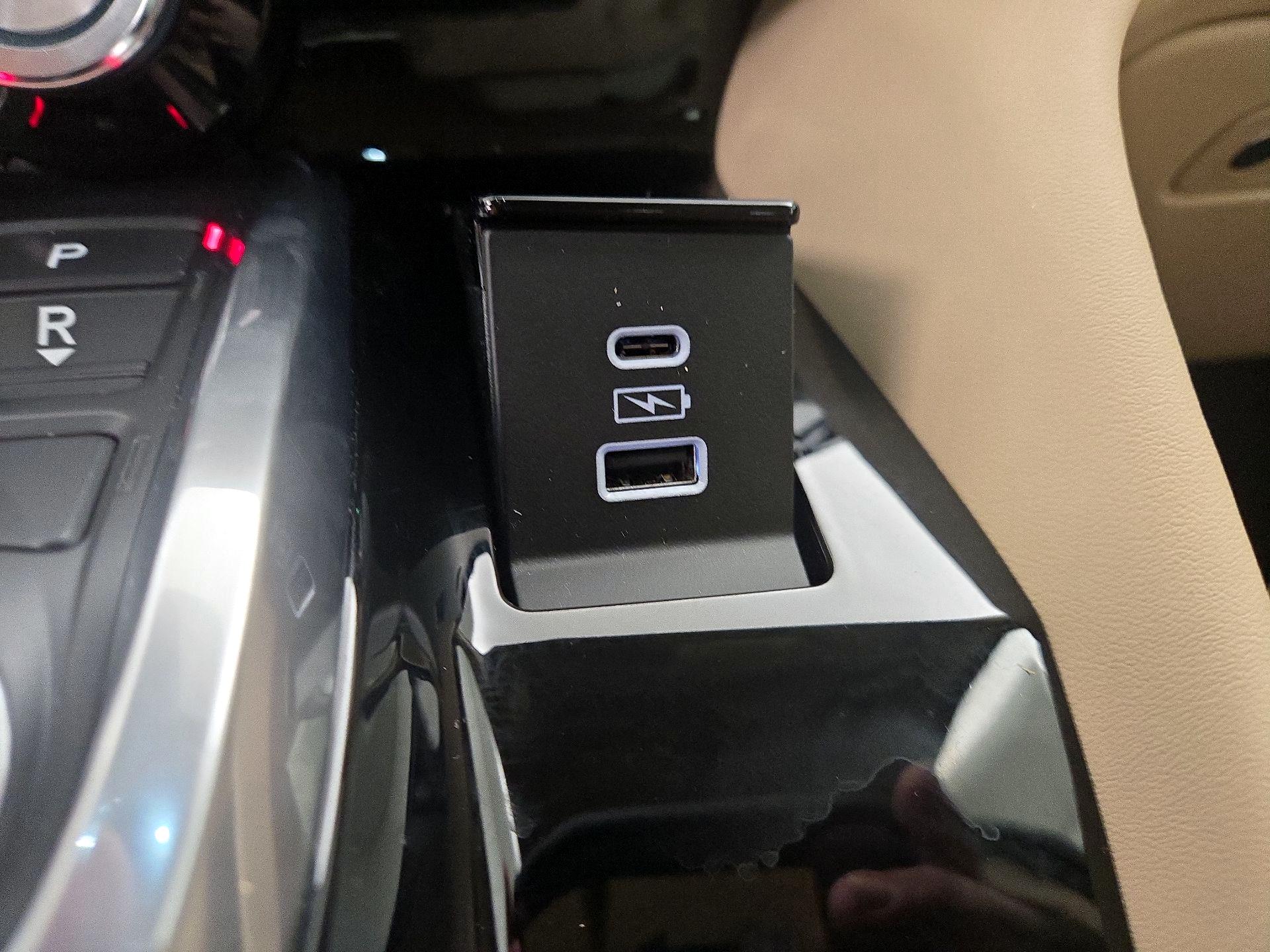 Thumbnail: 2023 Acura MDX - 19