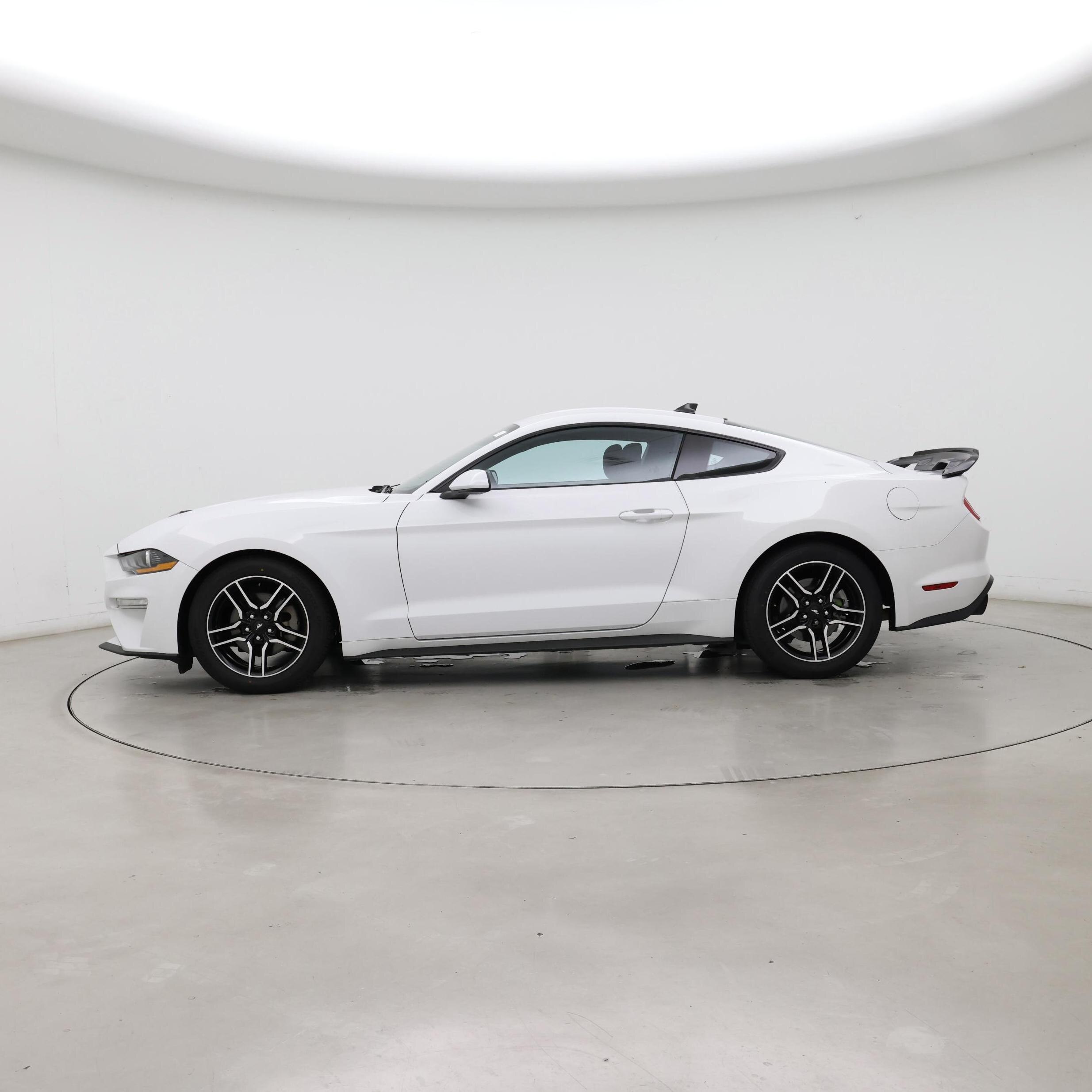 Thumbnail: 2022 Ford Mustang - 3