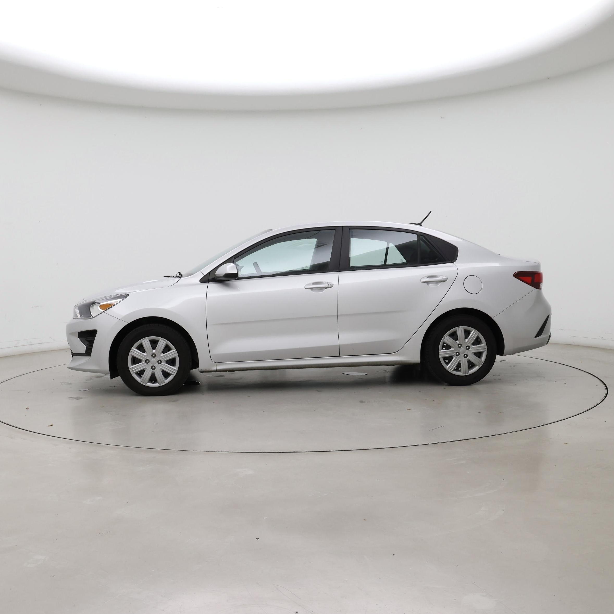 Thumbnail: 2023 Kia Rio - 3