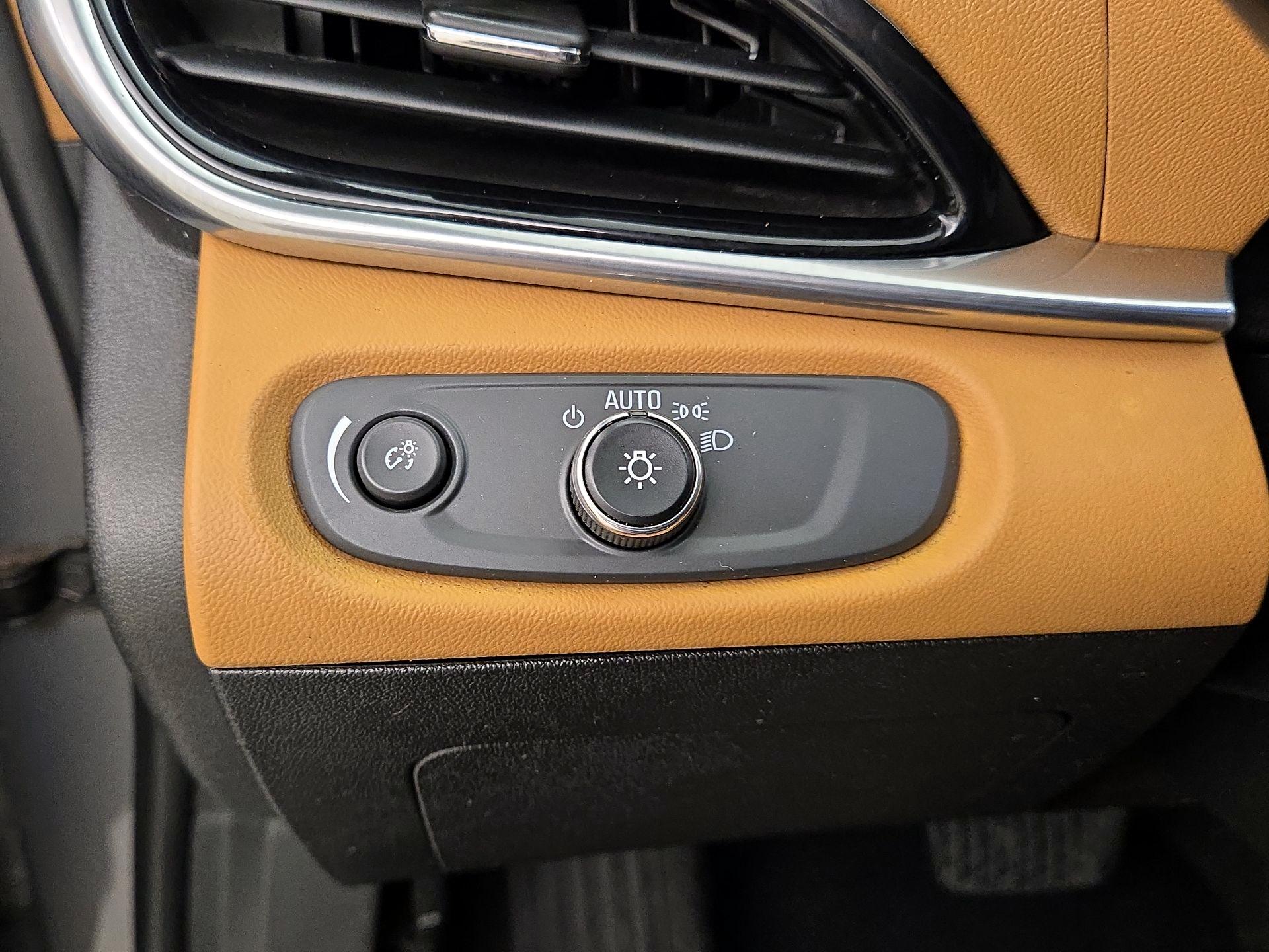Thumbnail: 2017 Chevrolet Volt - 13