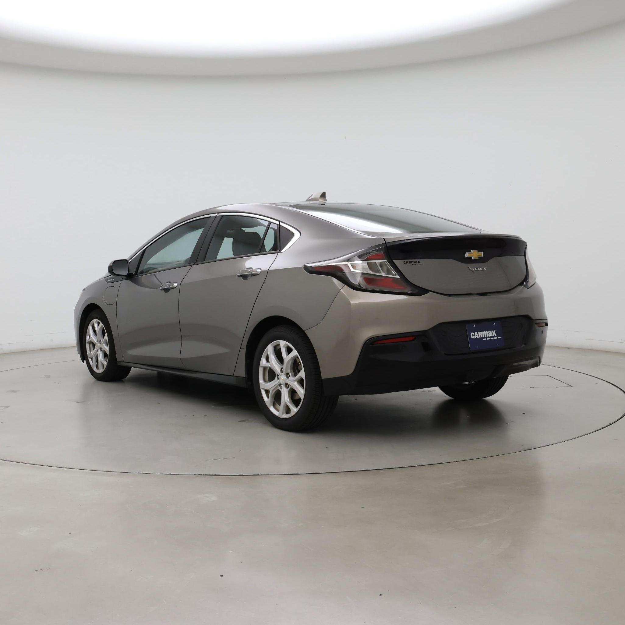 Thumbnail: 2017 Chevrolet Volt - 2