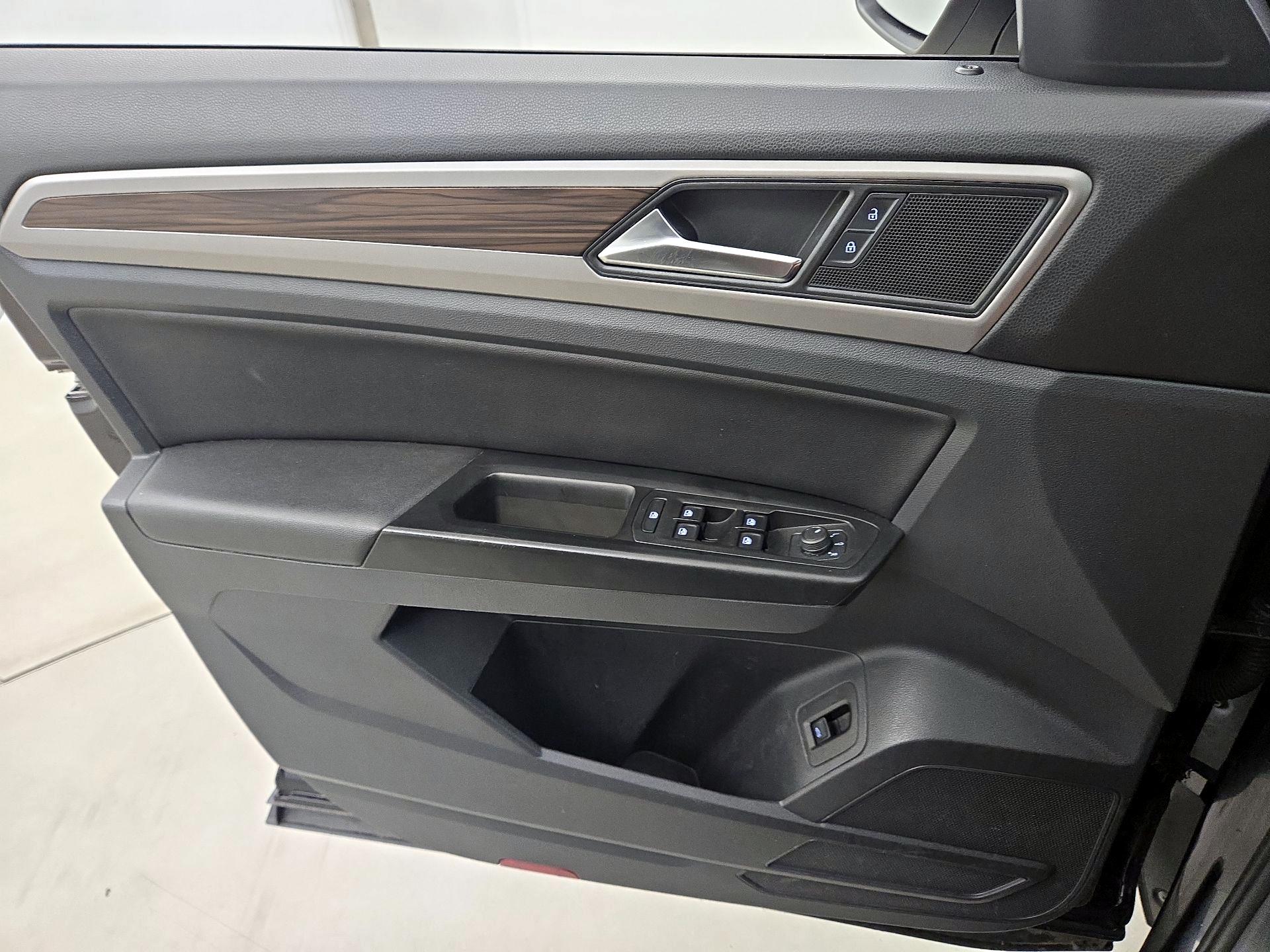 Thumbnail: 2021 Volkswagen Atlas - 12