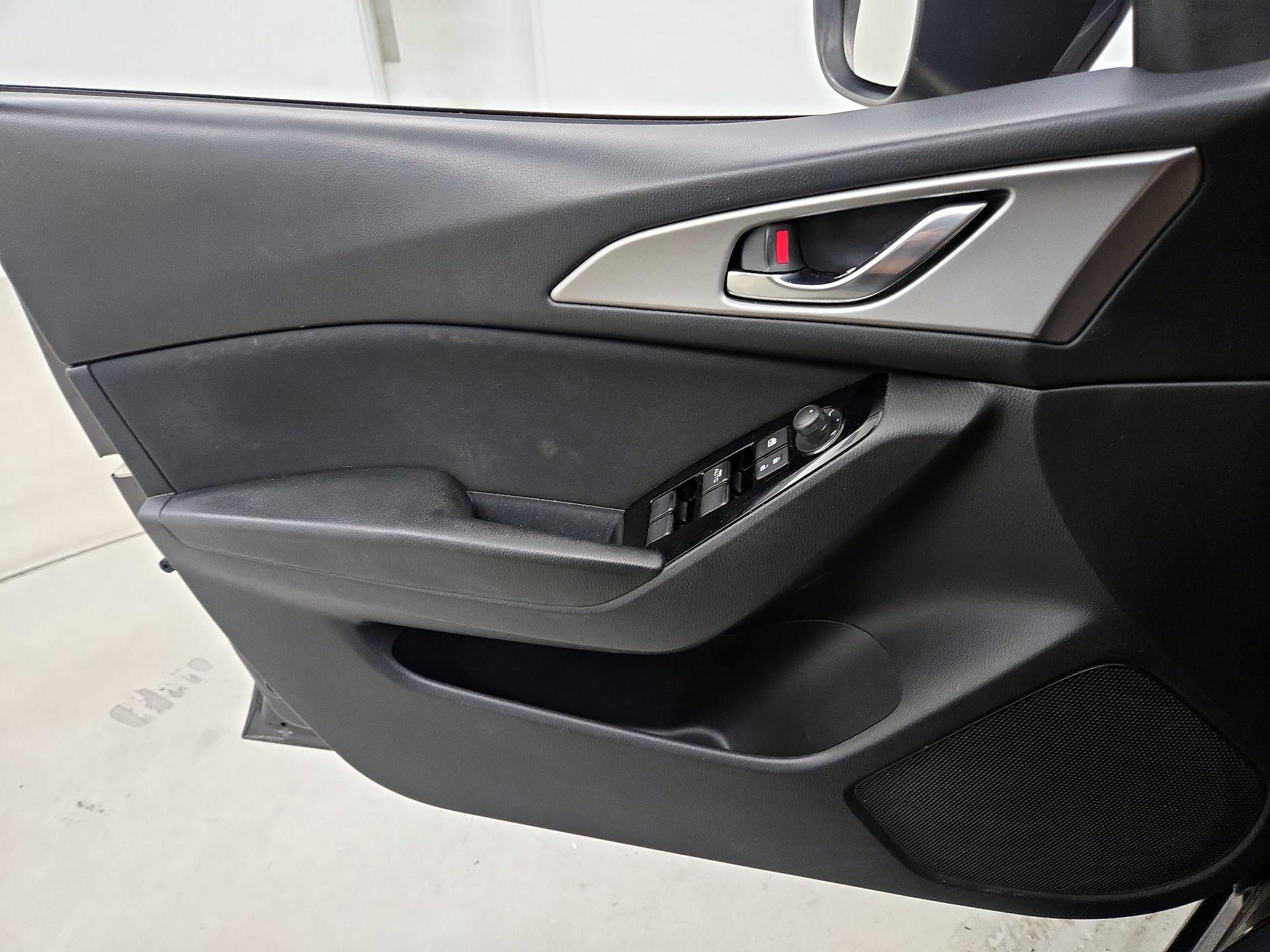 Thumbnail: 2017 Mazda Mazda3 - 12