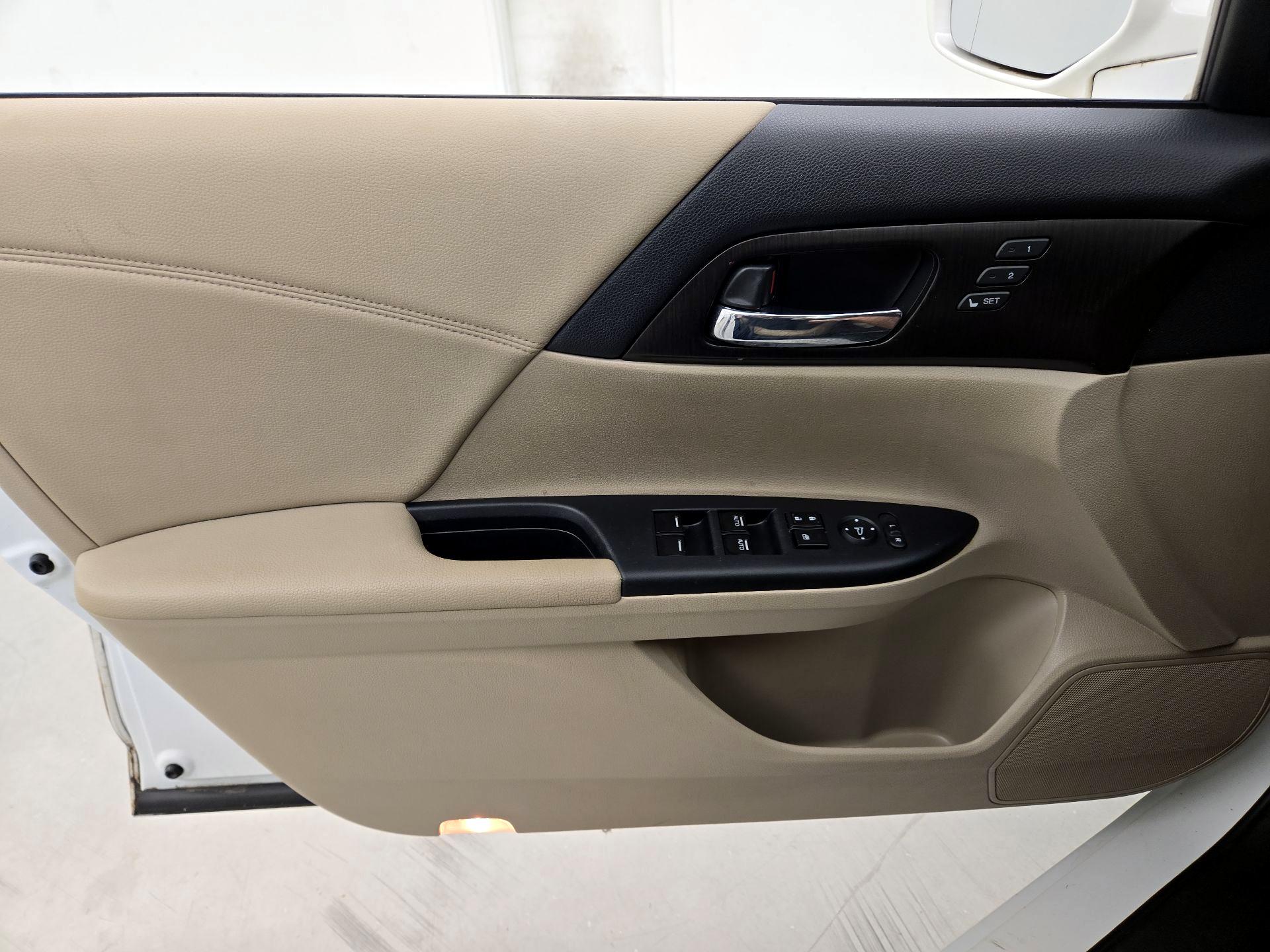Thumbnail: 2015 Honda Accord - 12