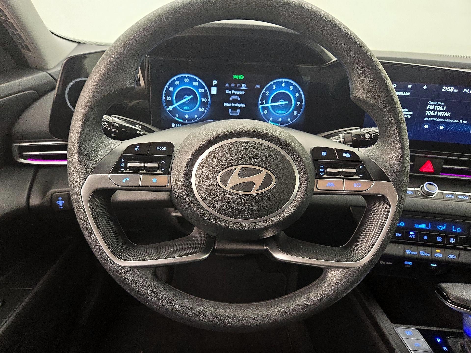 Thumbnail: 2024 Hyundai Elantra - 10