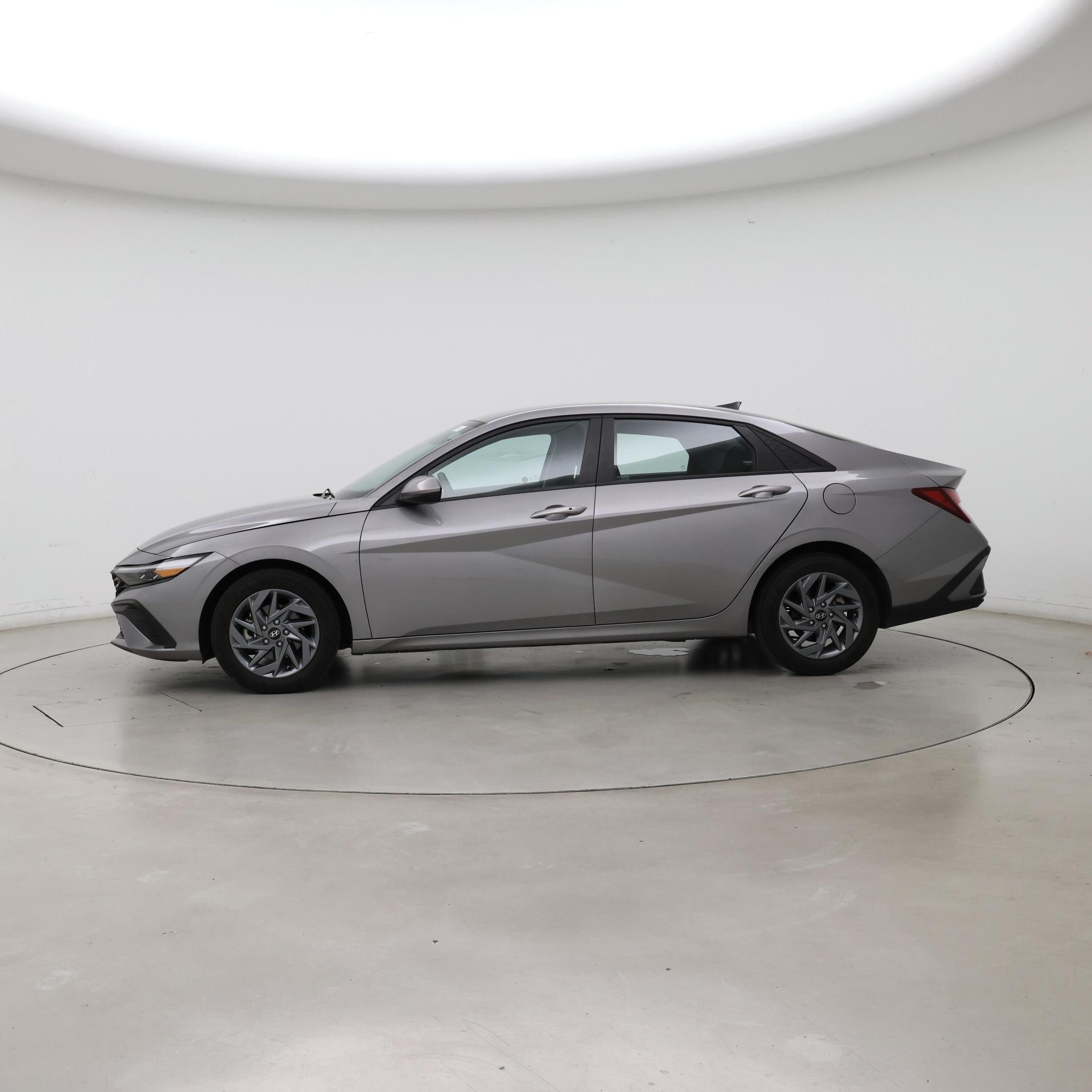 Thumbnail: 2024 Hyundai Elantra - 3