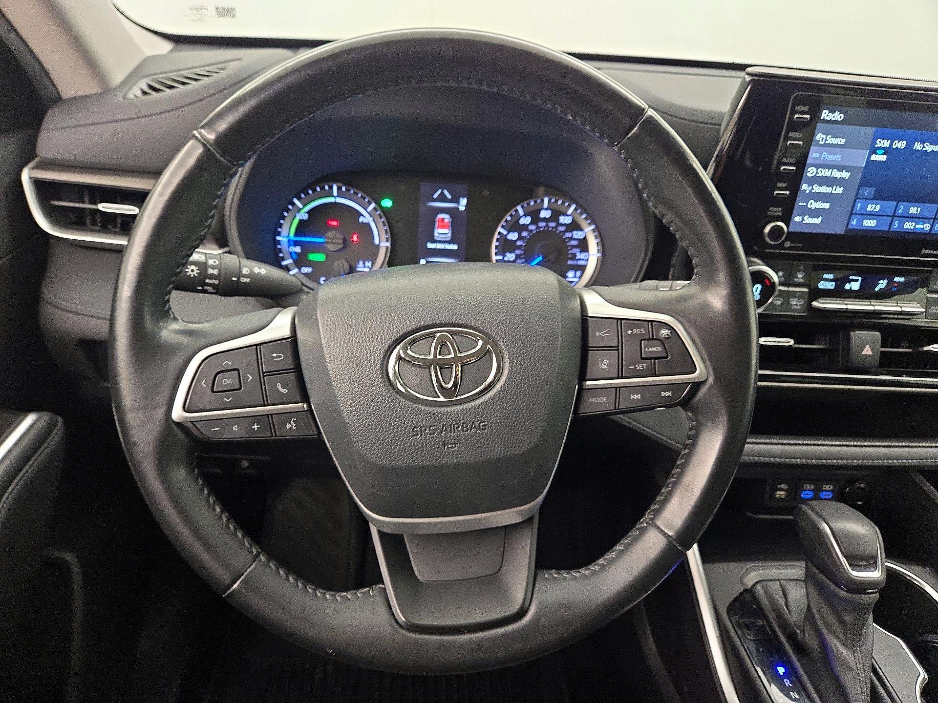 Thumbnail: 2022 Toyota Highlander - 10