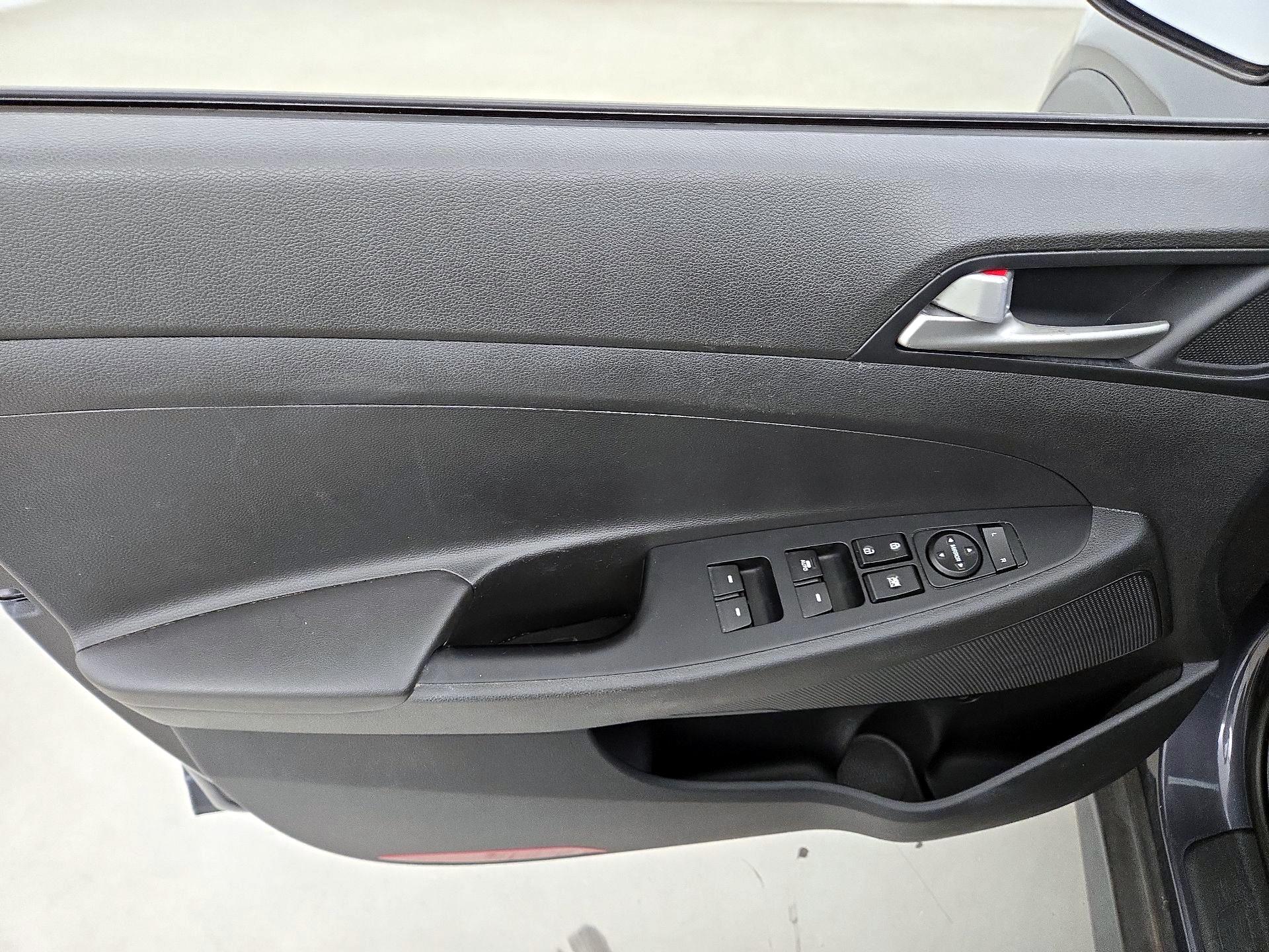 Thumbnail: 2020 Hyundai Tucson - 12