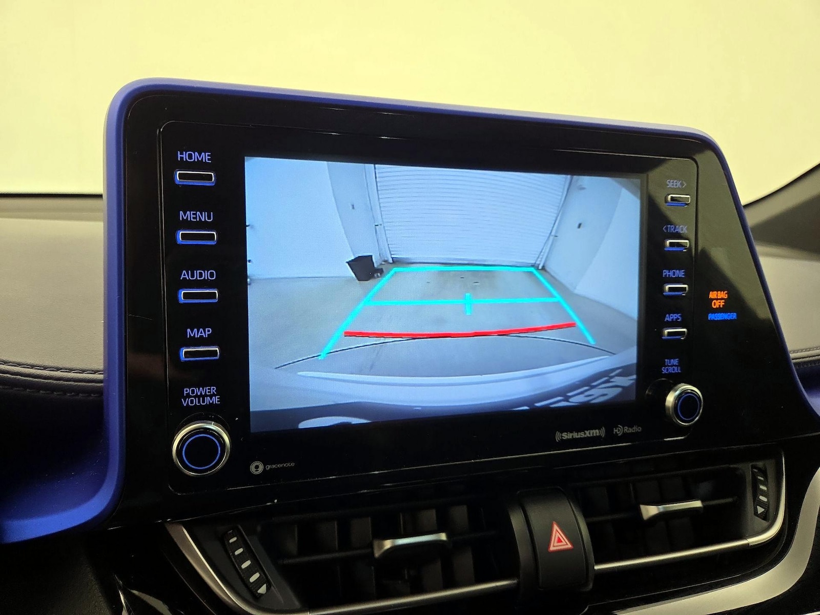 2021 Toyota C-HR XLE - Photo 15