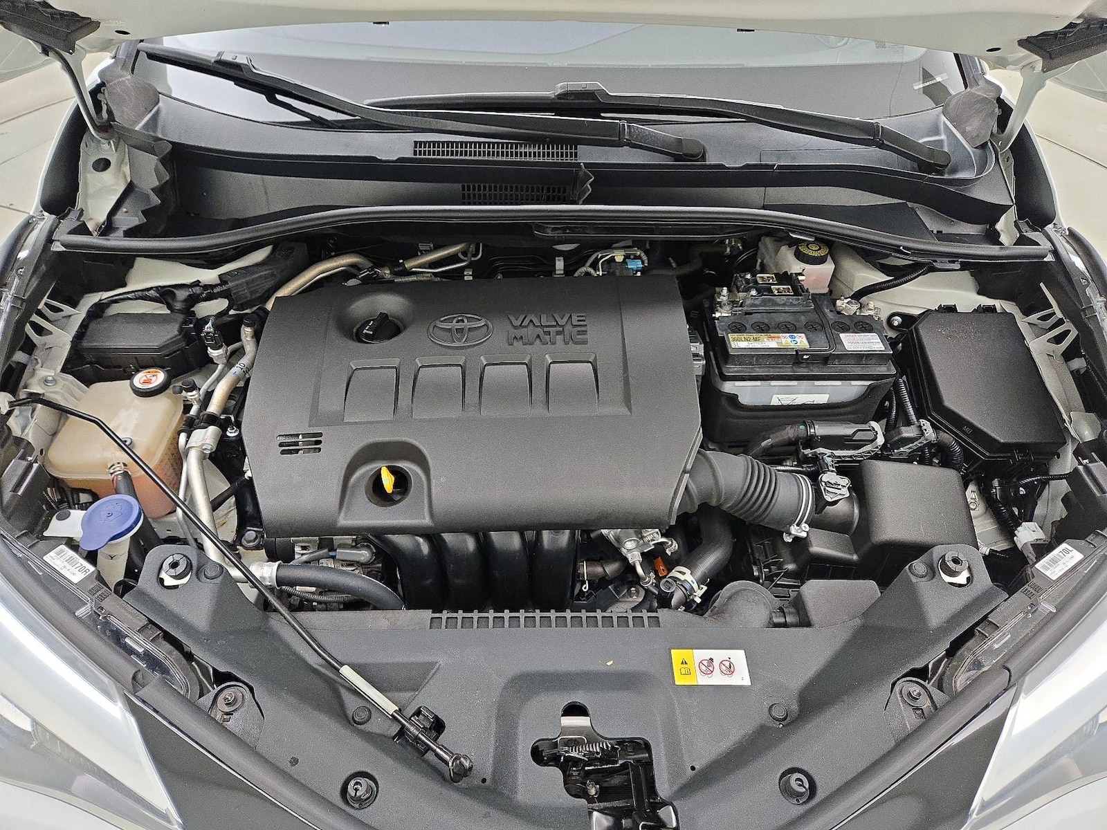 2021 Toyota C-HR XLE - Photo 22