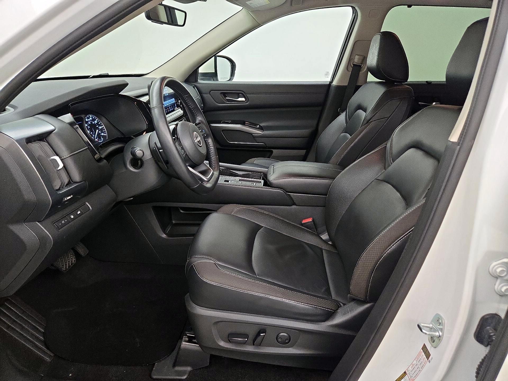 Thumbnail: 2023 Nissan Pathfinder - 11