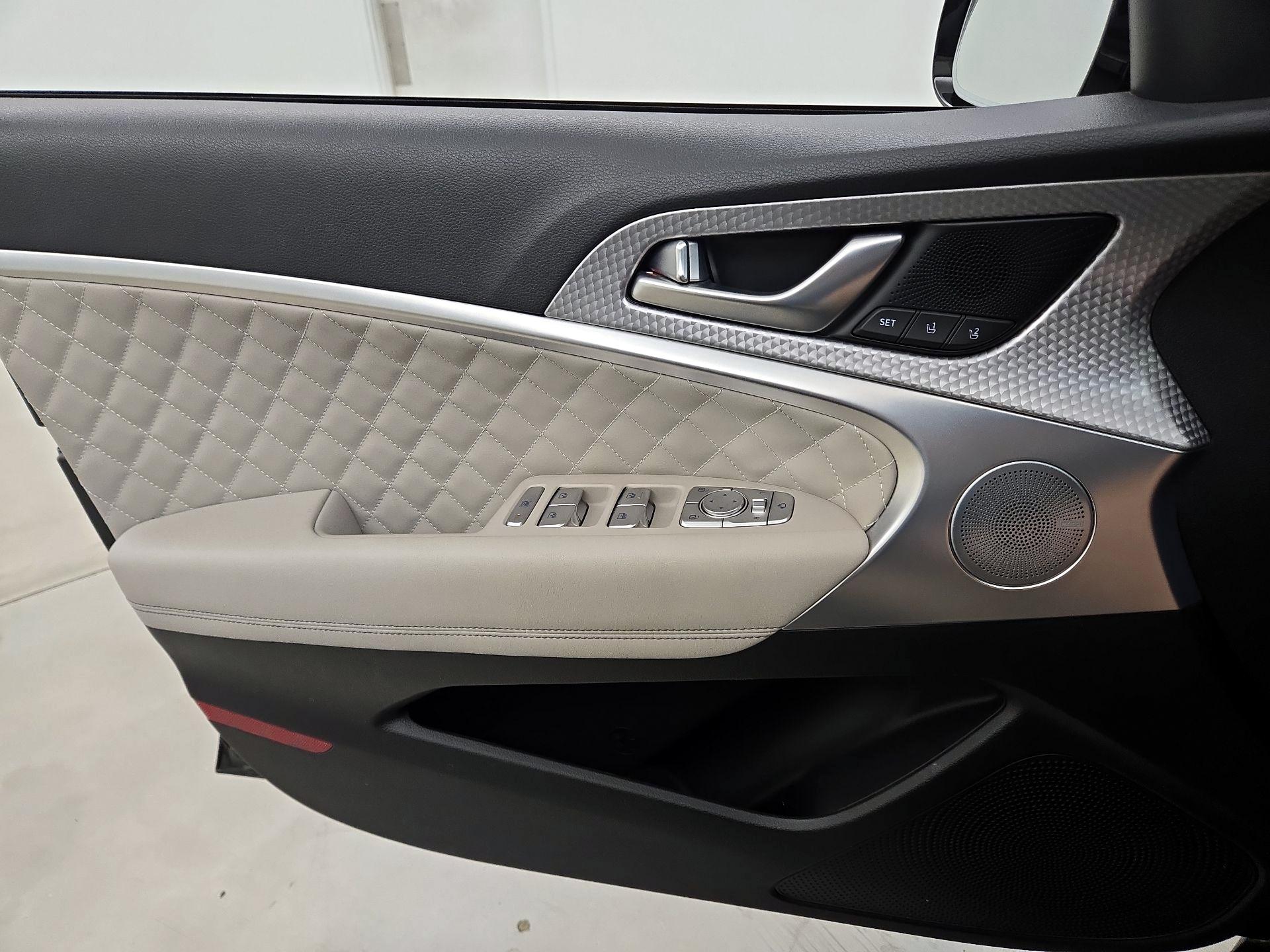 Thumbnail: 2023 Genesis G70 - 12