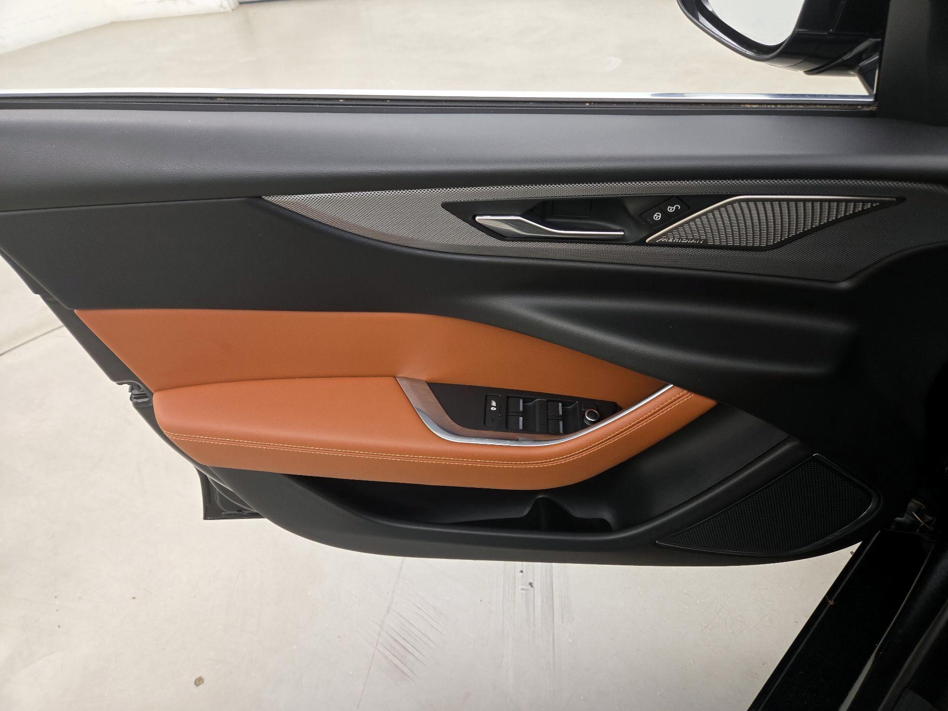 Thumbnail: 2020 Jaguar XE - 12