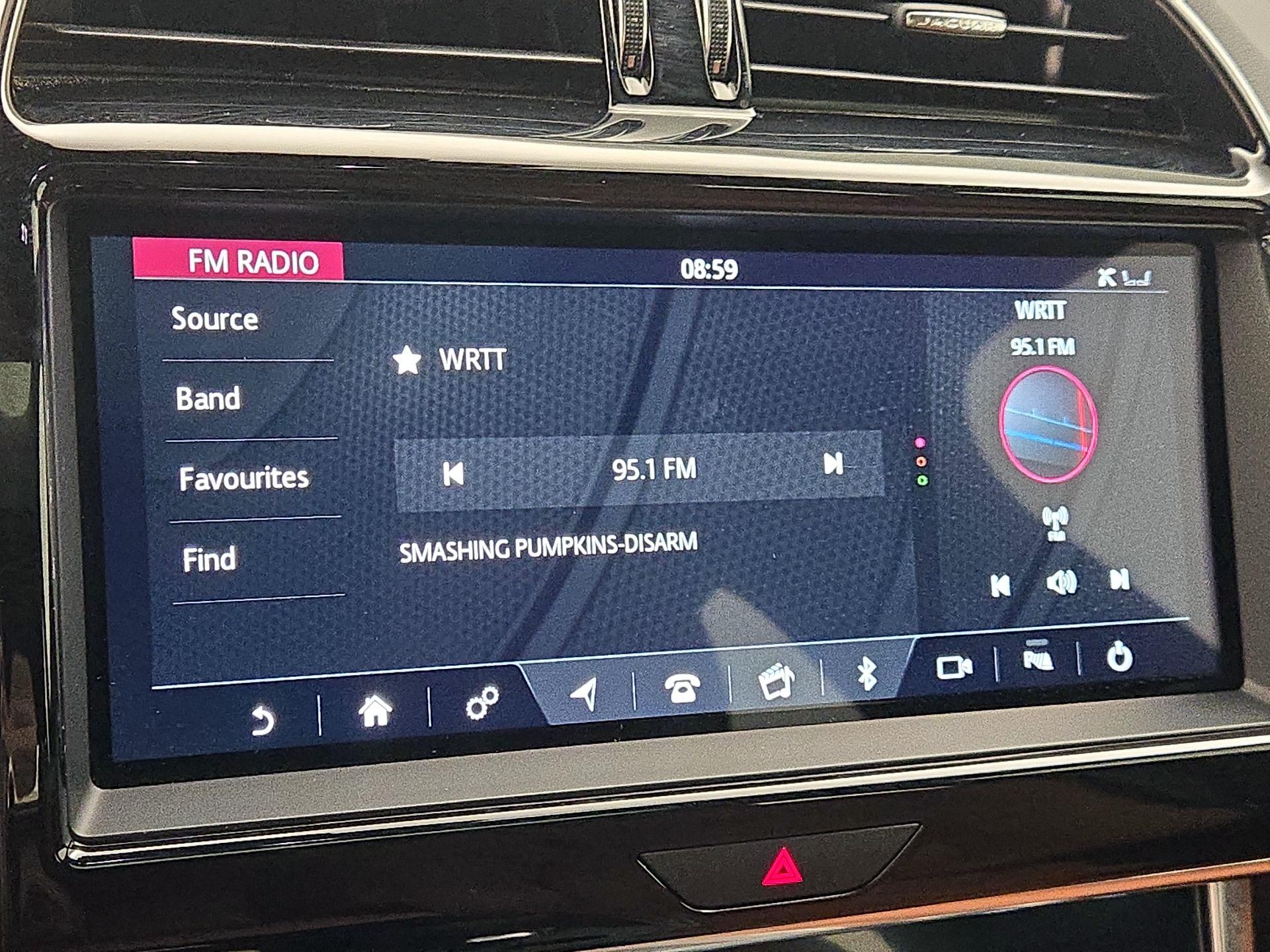 Thumbnail: 2020 Jaguar XE - 15