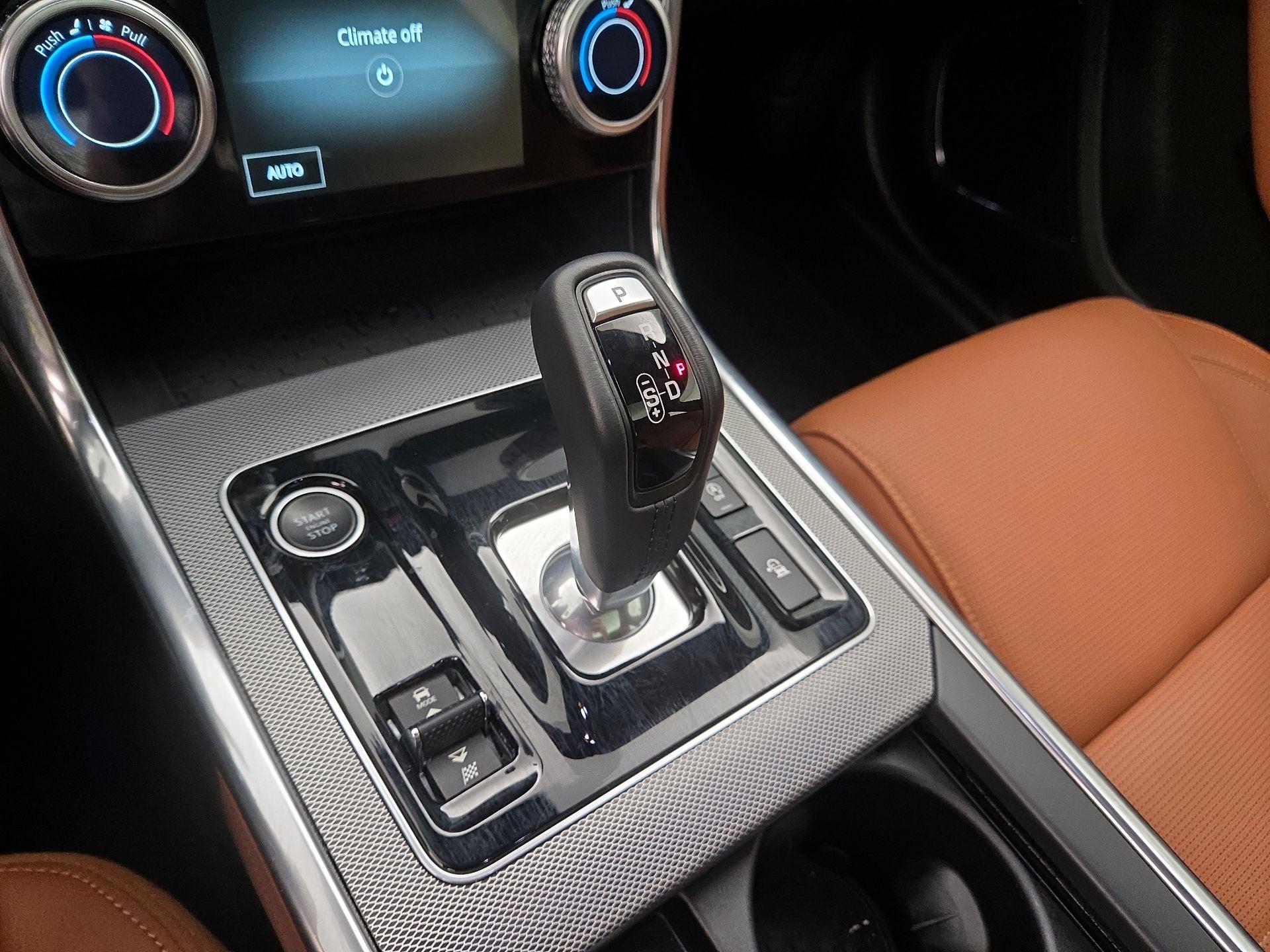 Thumbnail: 2020 Jaguar XE - 17