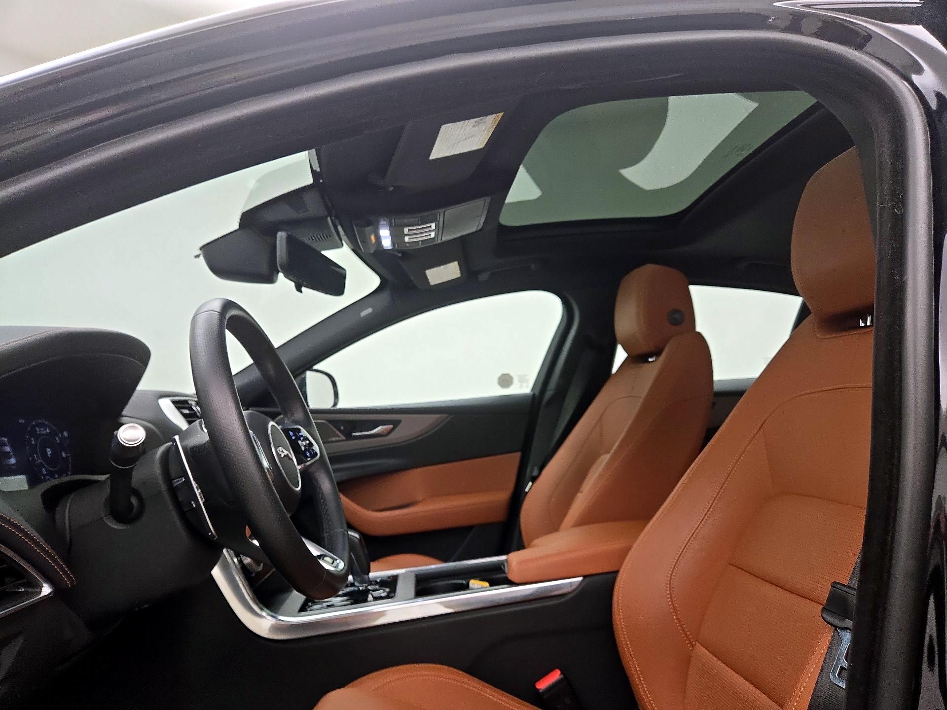 Thumbnail: 2020 Jaguar XE - 19