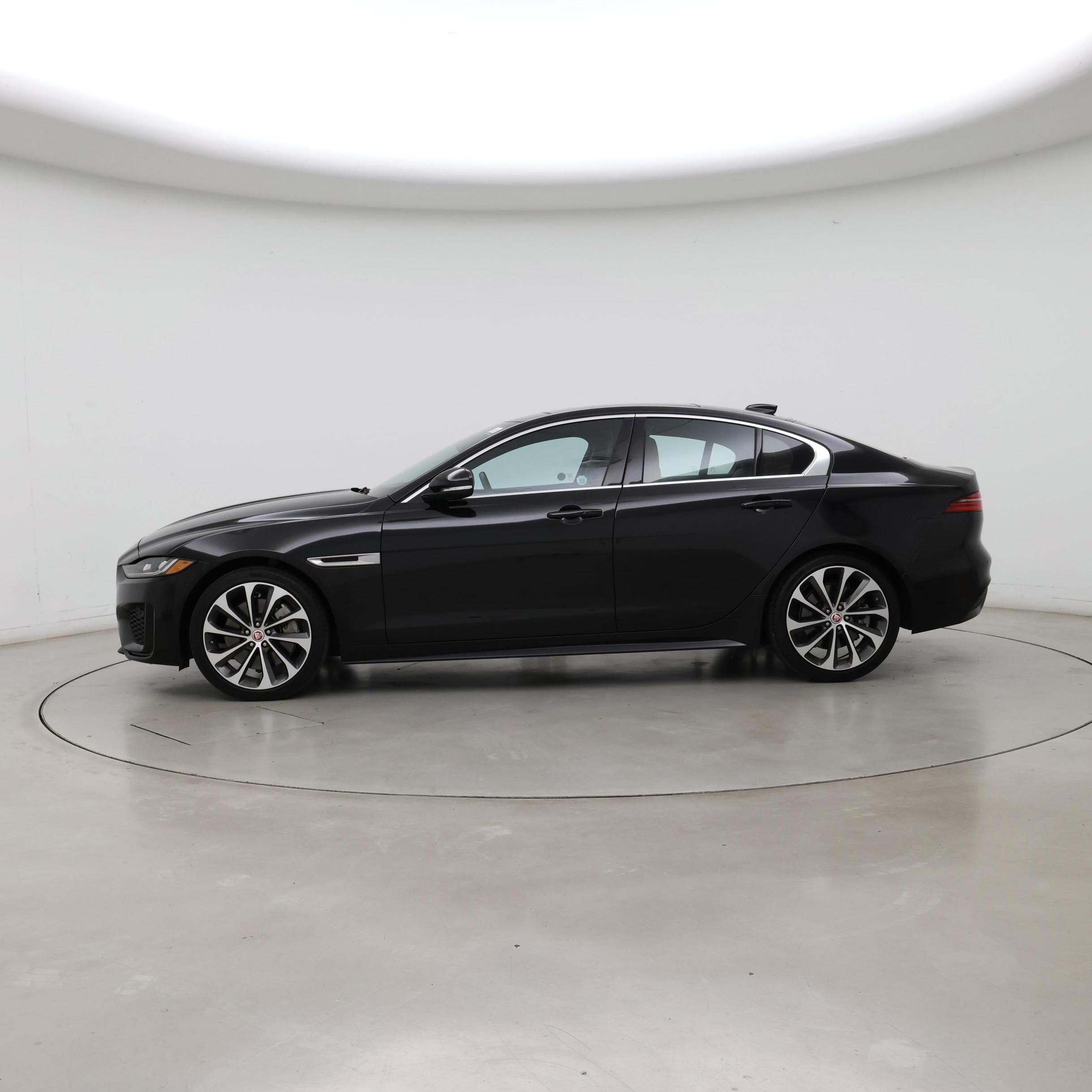 Thumbnail: 2020 Jaguar XE - 3