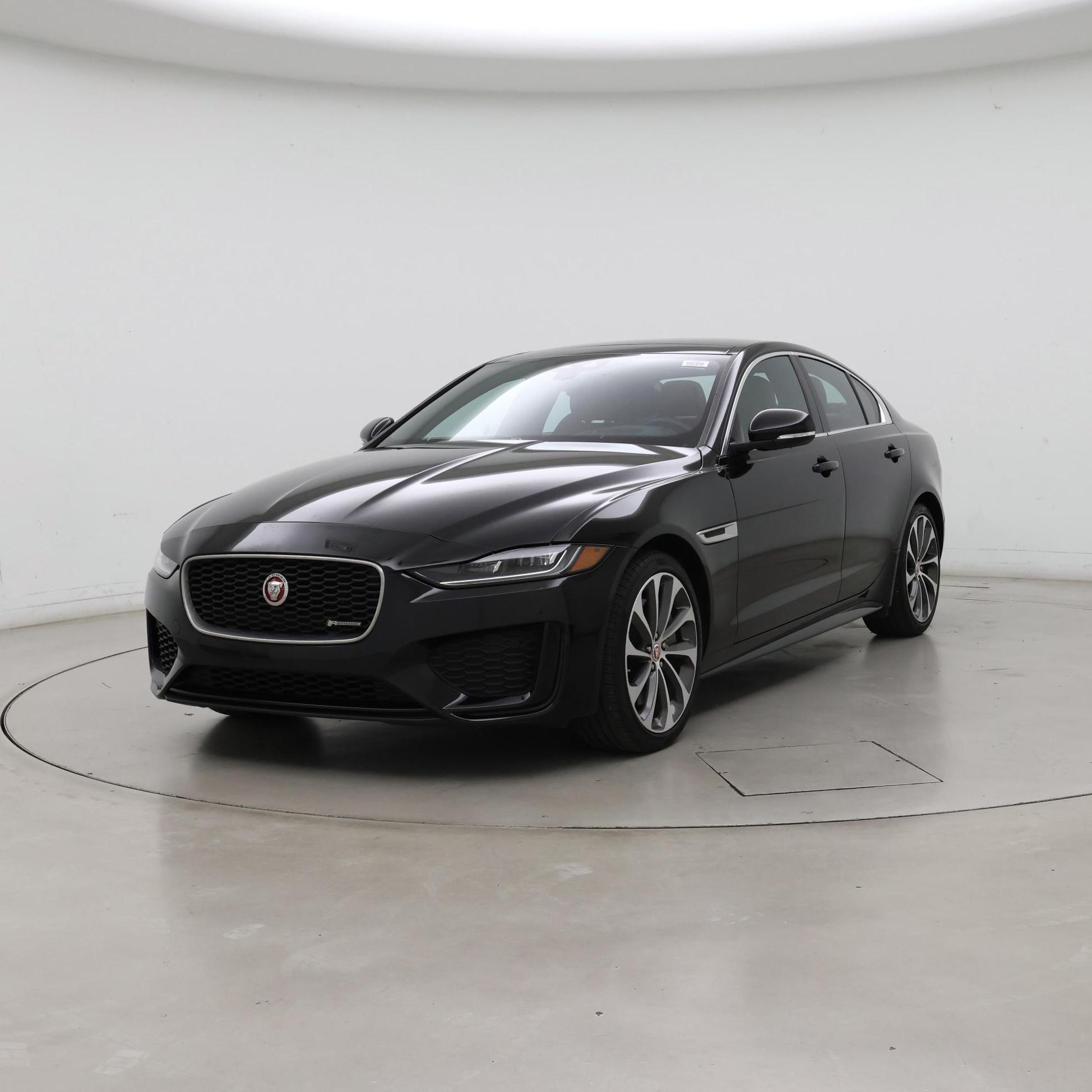Thumbnail: 2020 Jaguar XE - 4