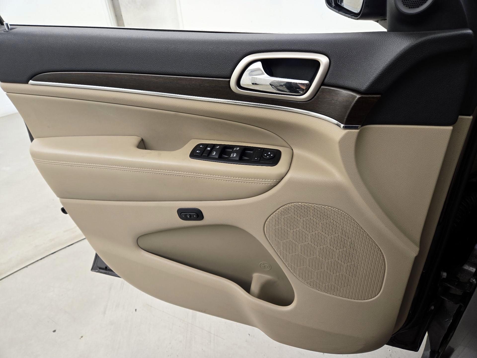 Thumbnail: 2014 Jeep Grand Cherokee - 12