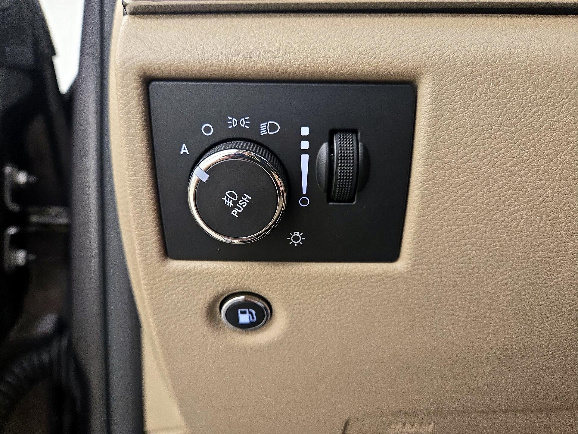 Thumbnail: 2014 Jeep Grand Cherokee - 13