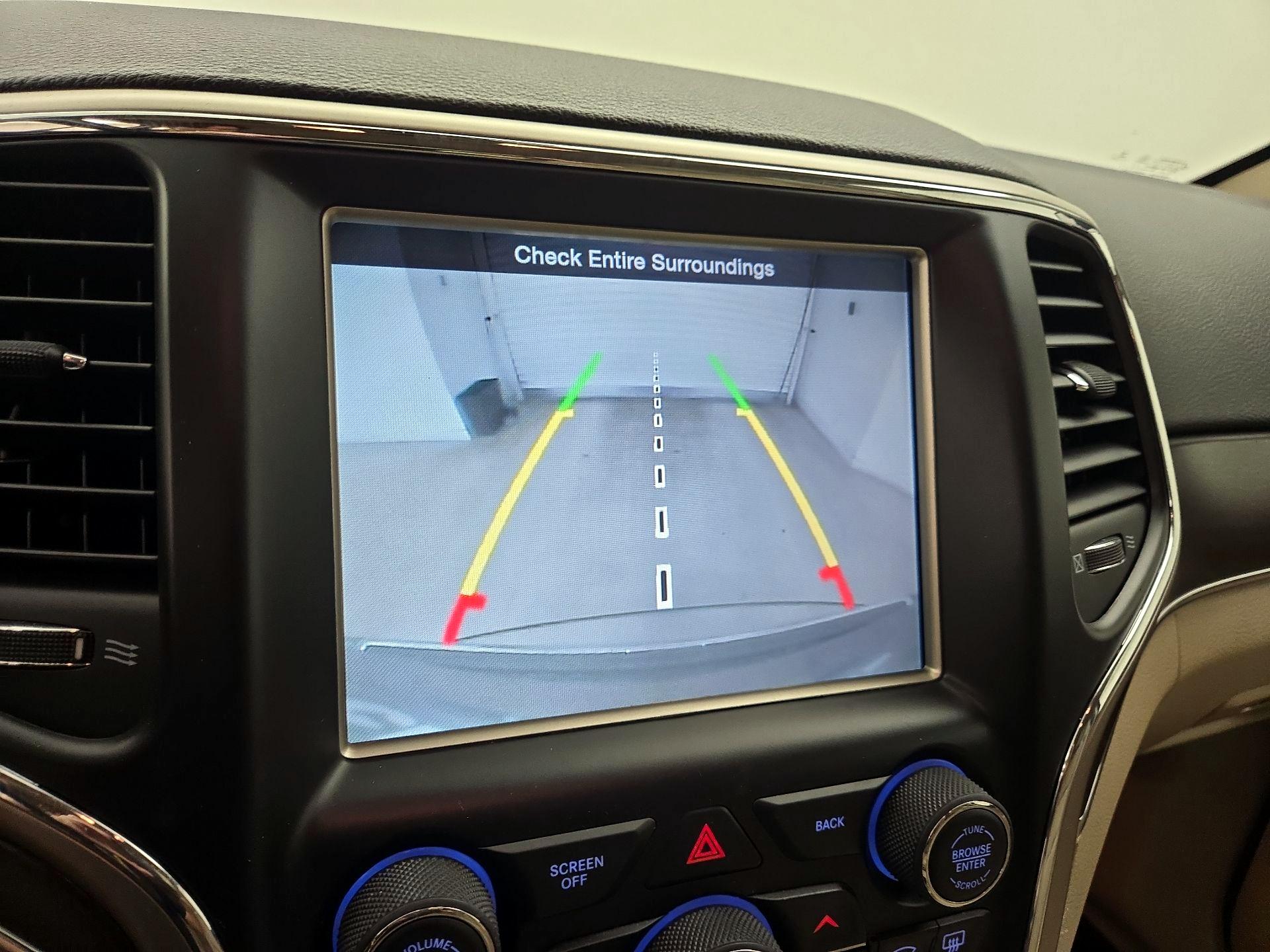 Thumbnail: 2014 Jeep Grand Cherokee - 15