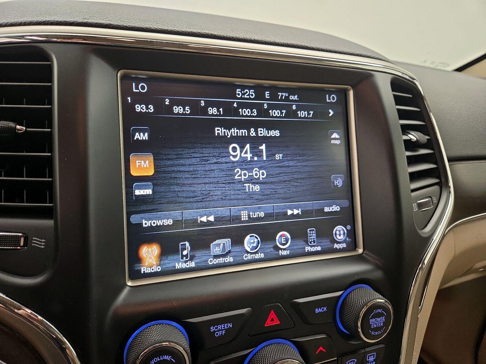 Thumbnail: 2014 Jeep Grand Cherokee - 16