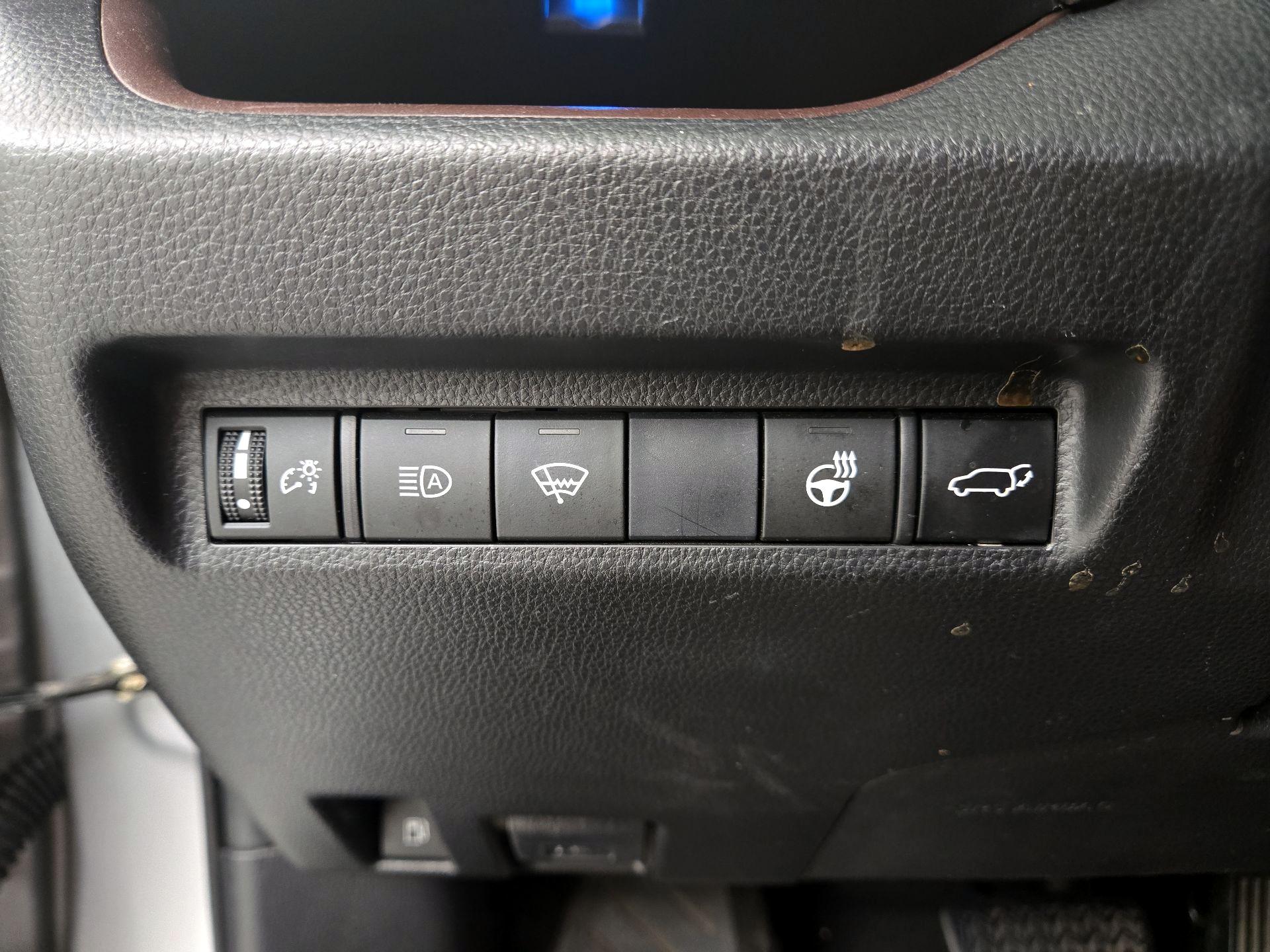 Thumbnail: 2020 Toyota RAV4 - 13