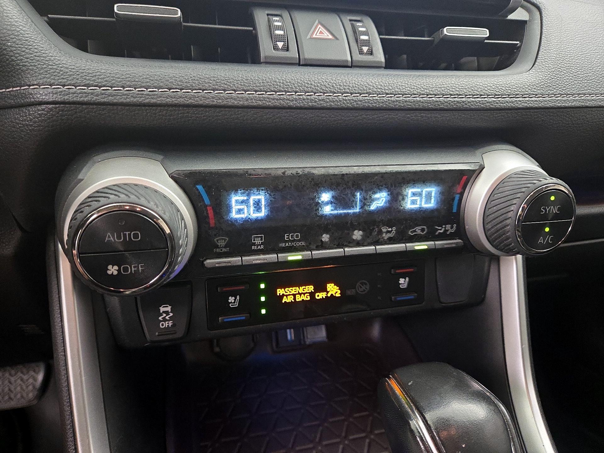 Thumbnail: 2020 Toyota RAV4 - 17