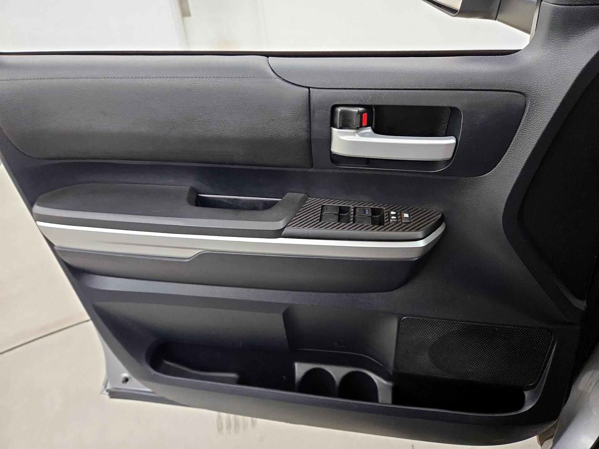 Thumbnail: 2016 Toyota Tundra - 12