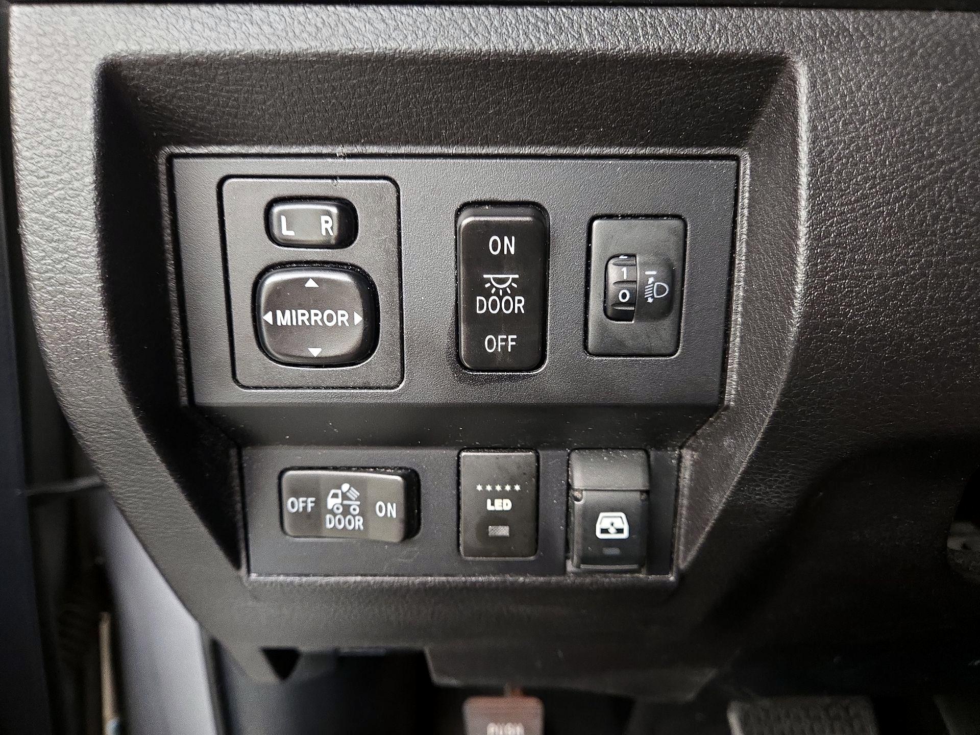 Thumbnail: 2016 Toyota Tundra - 13