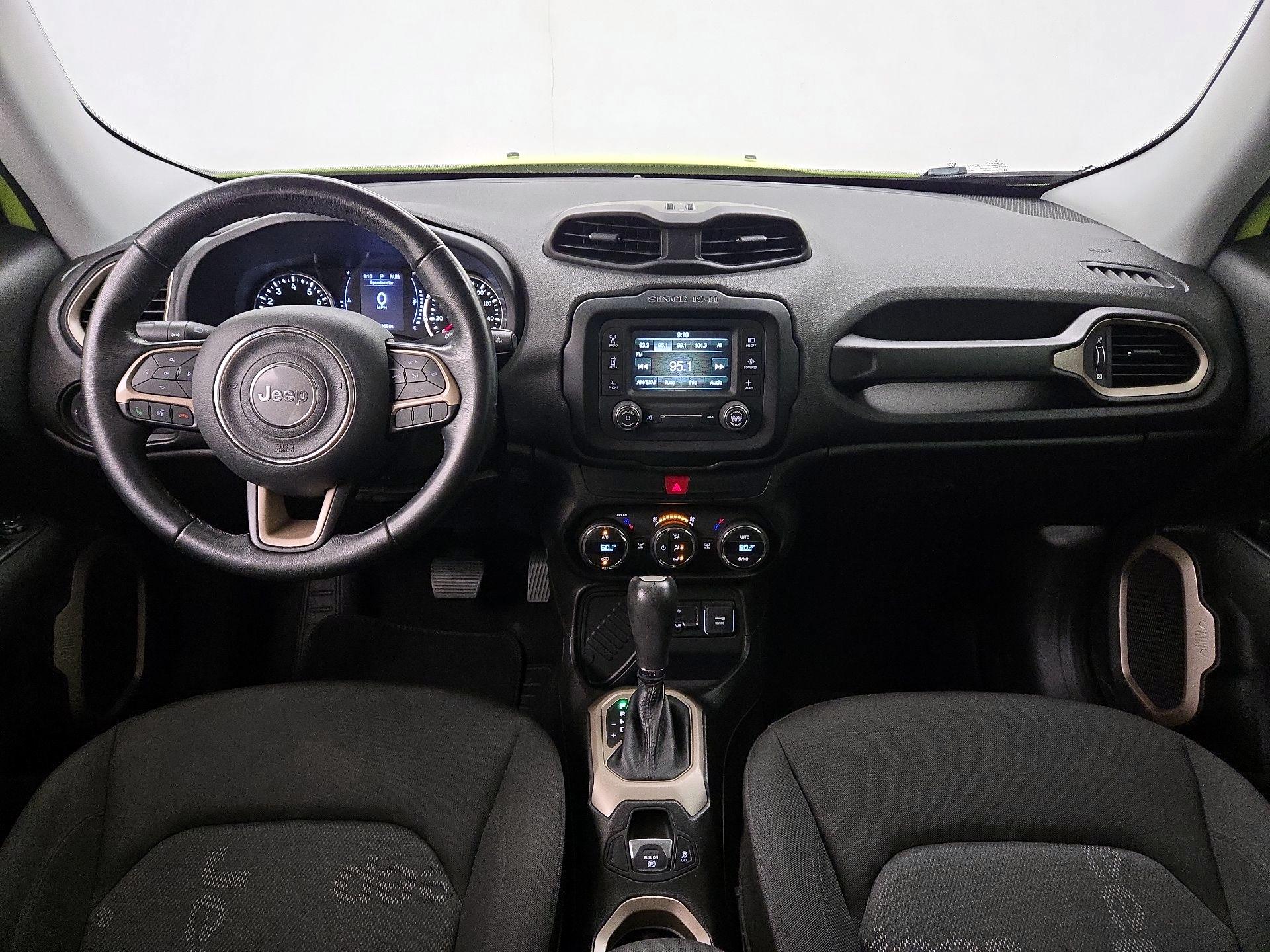 Thumbnail: 2017 Jeep Renegade - 9