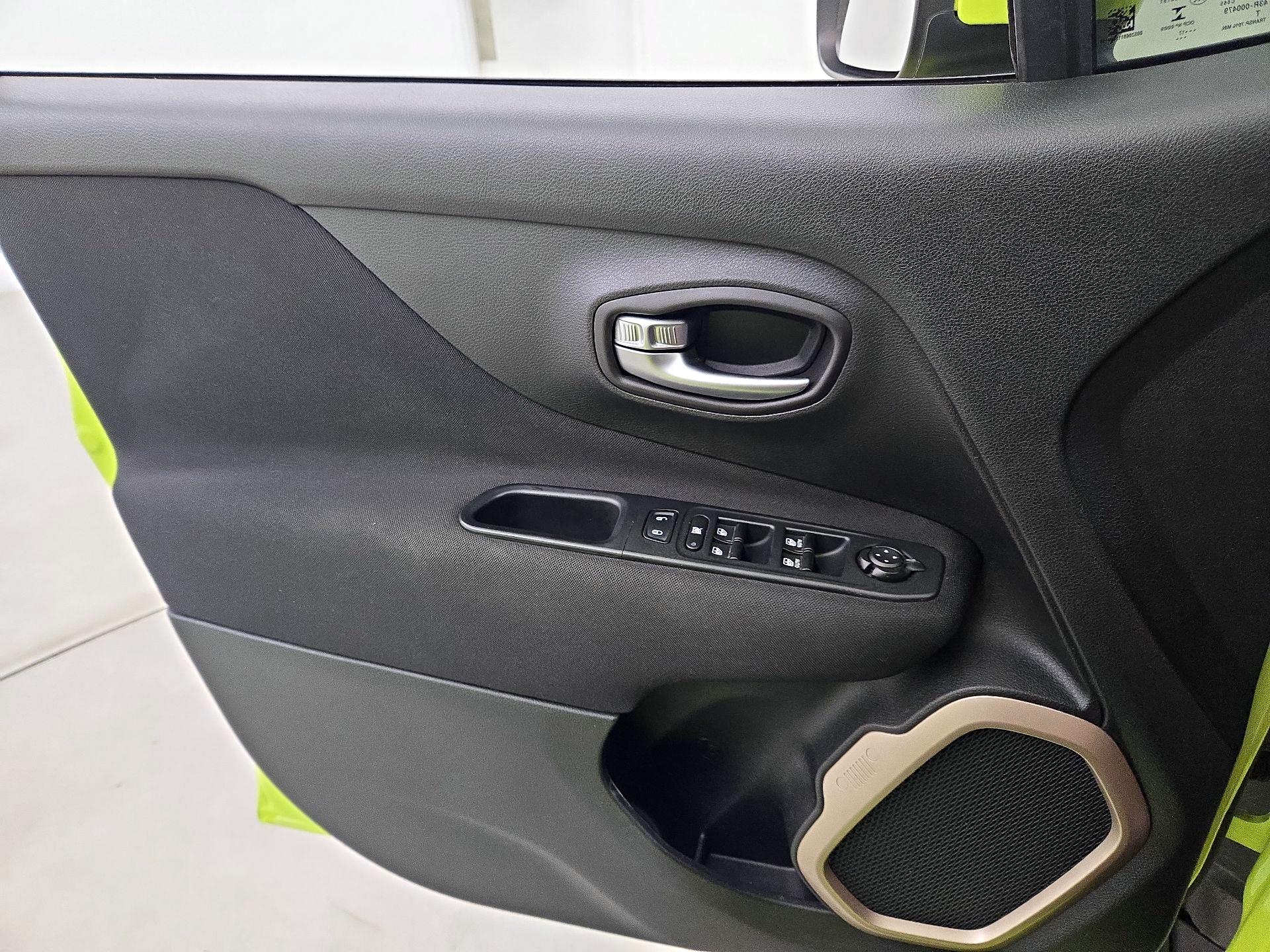 Thumbnail: 2017 Jeep Renegade - 12