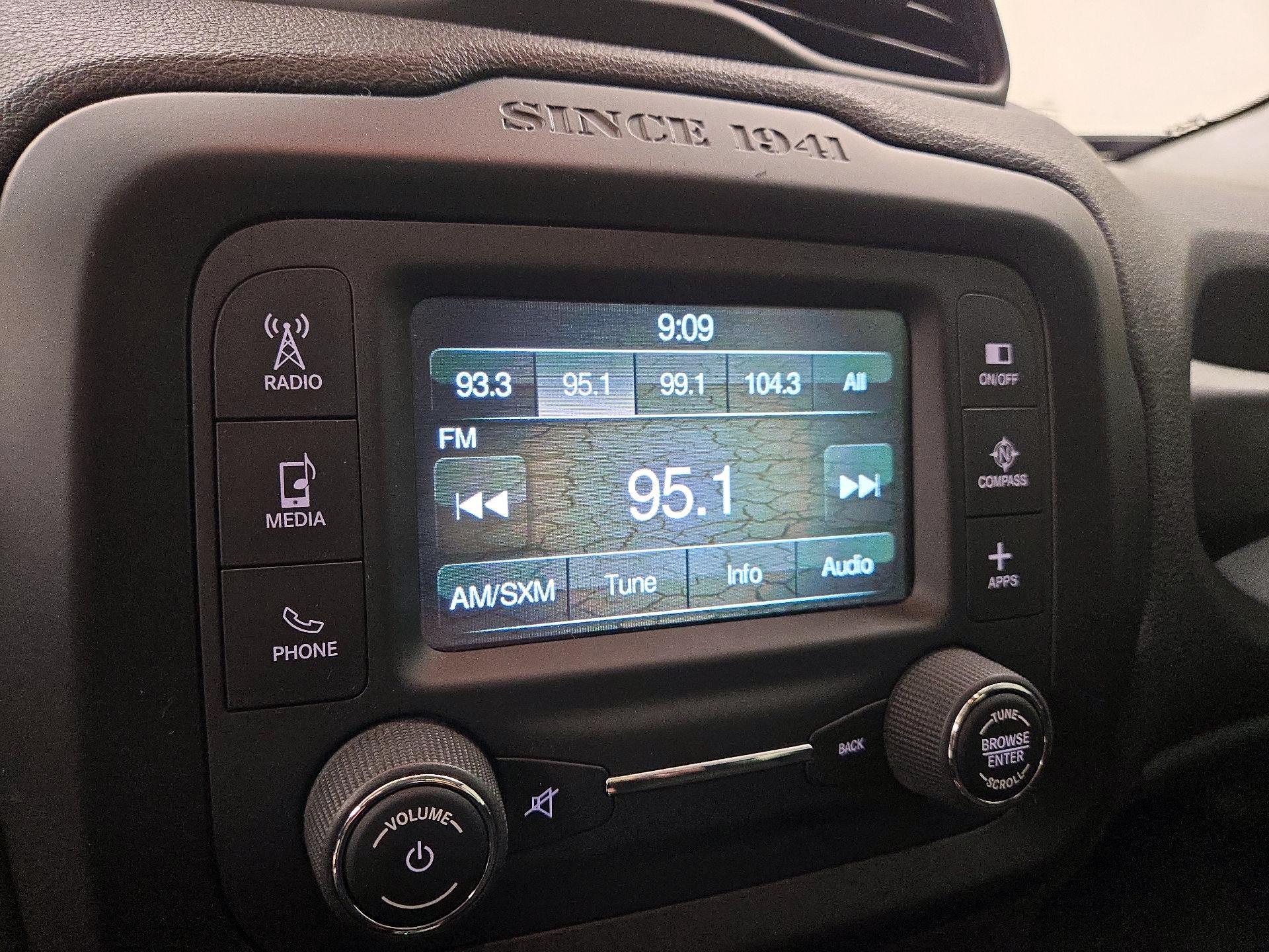 Thumbnail: 2017 Jeep Renegade - 15