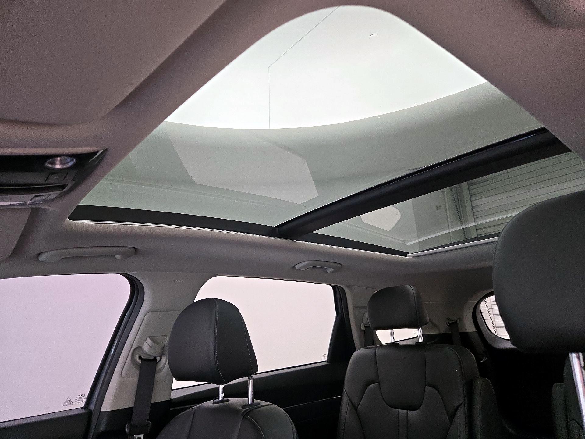 Thumbnail: 2023 Kia Sorento - 20