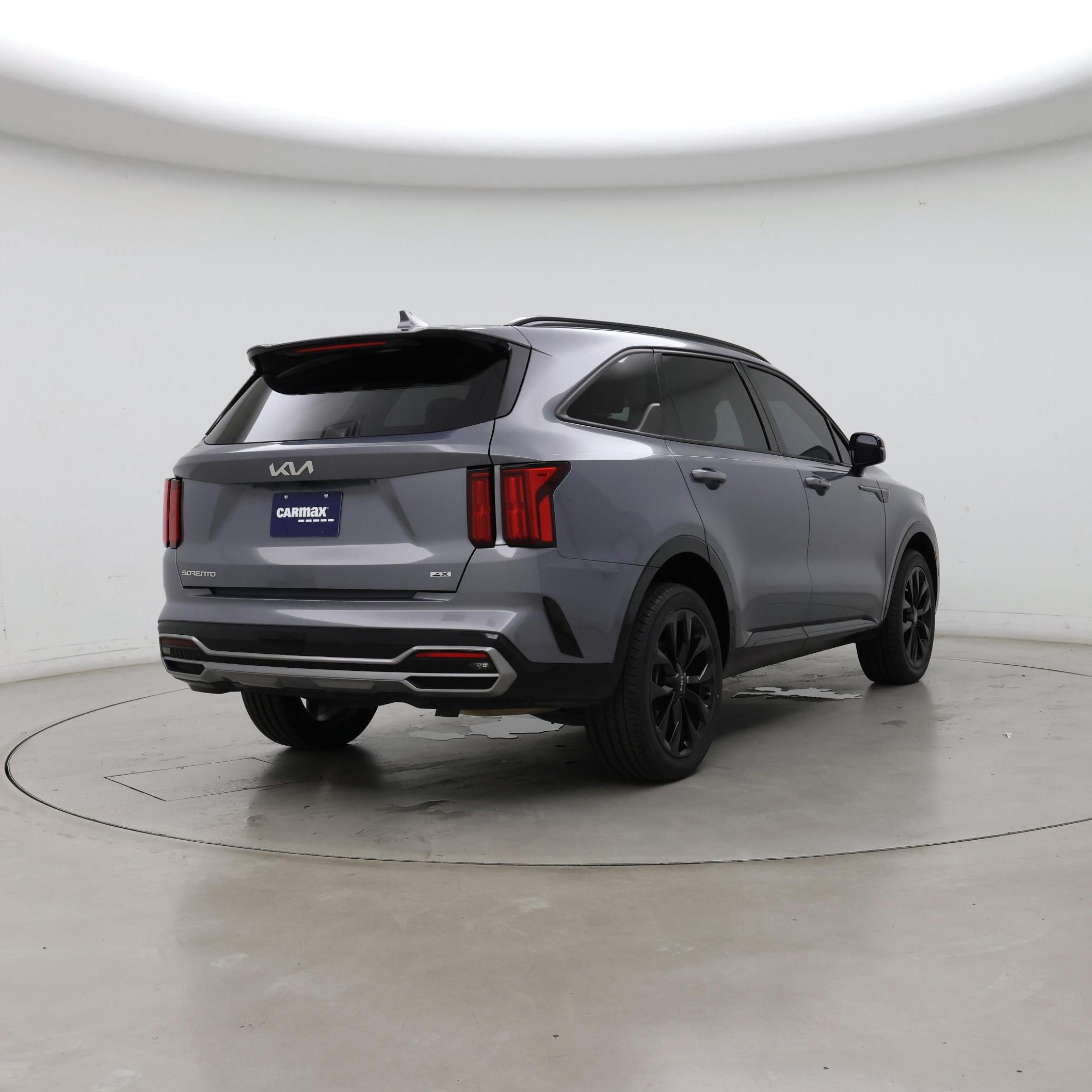 Thumbnail: 2023 Kia Sorento - 8