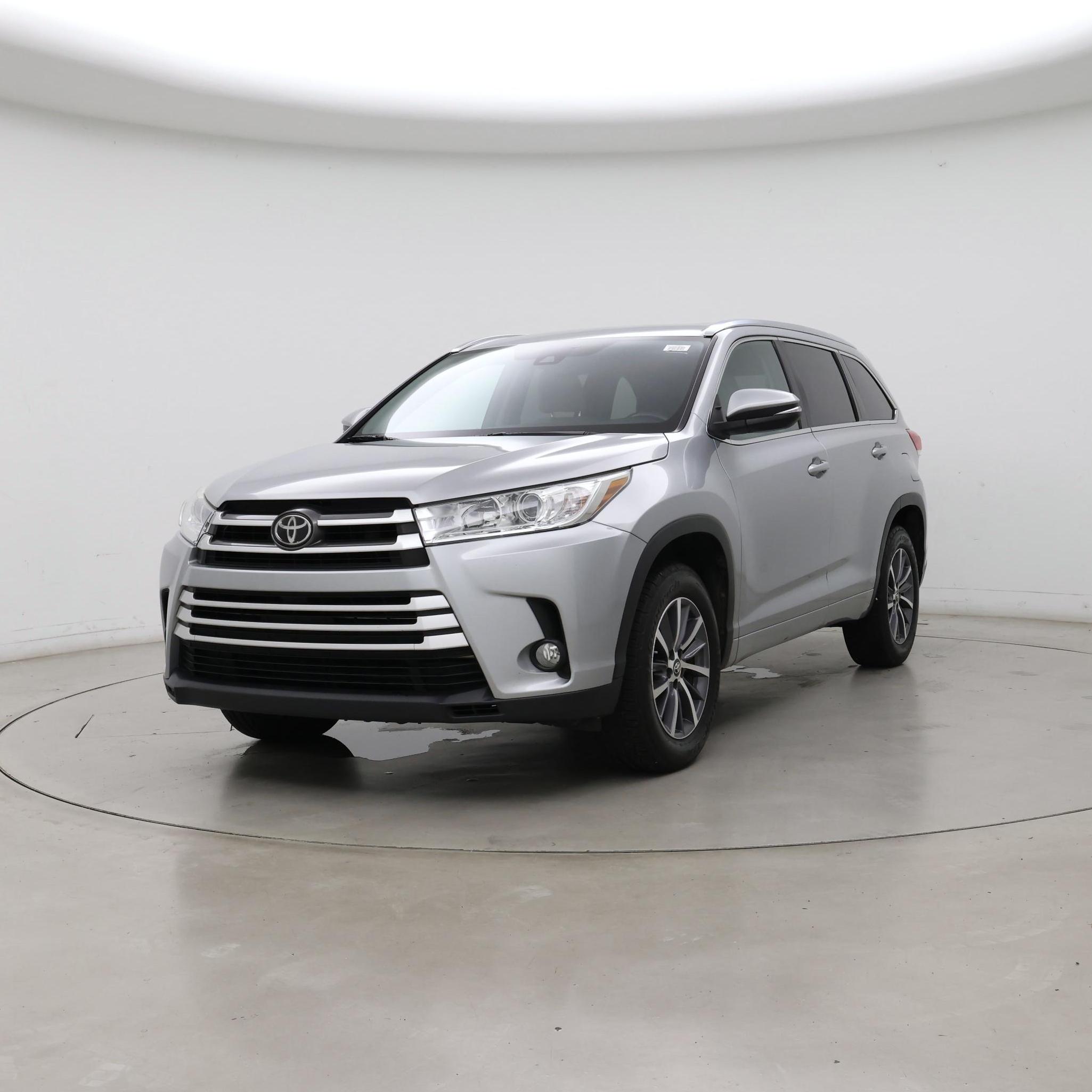 Thumbnail: 2017 Toyota Highlander - 4