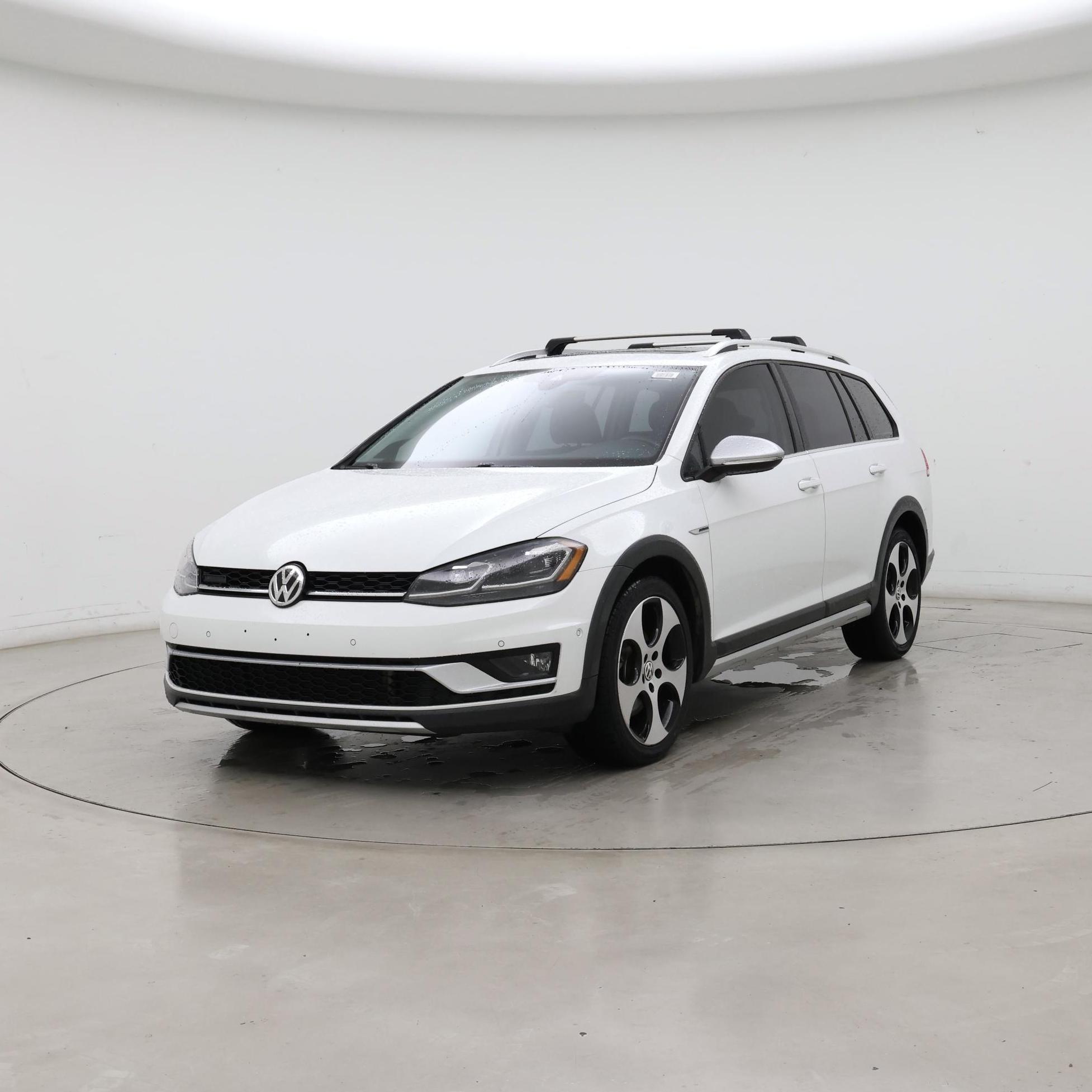 Thumbnail: 2019 Volkswagen Golf - 4